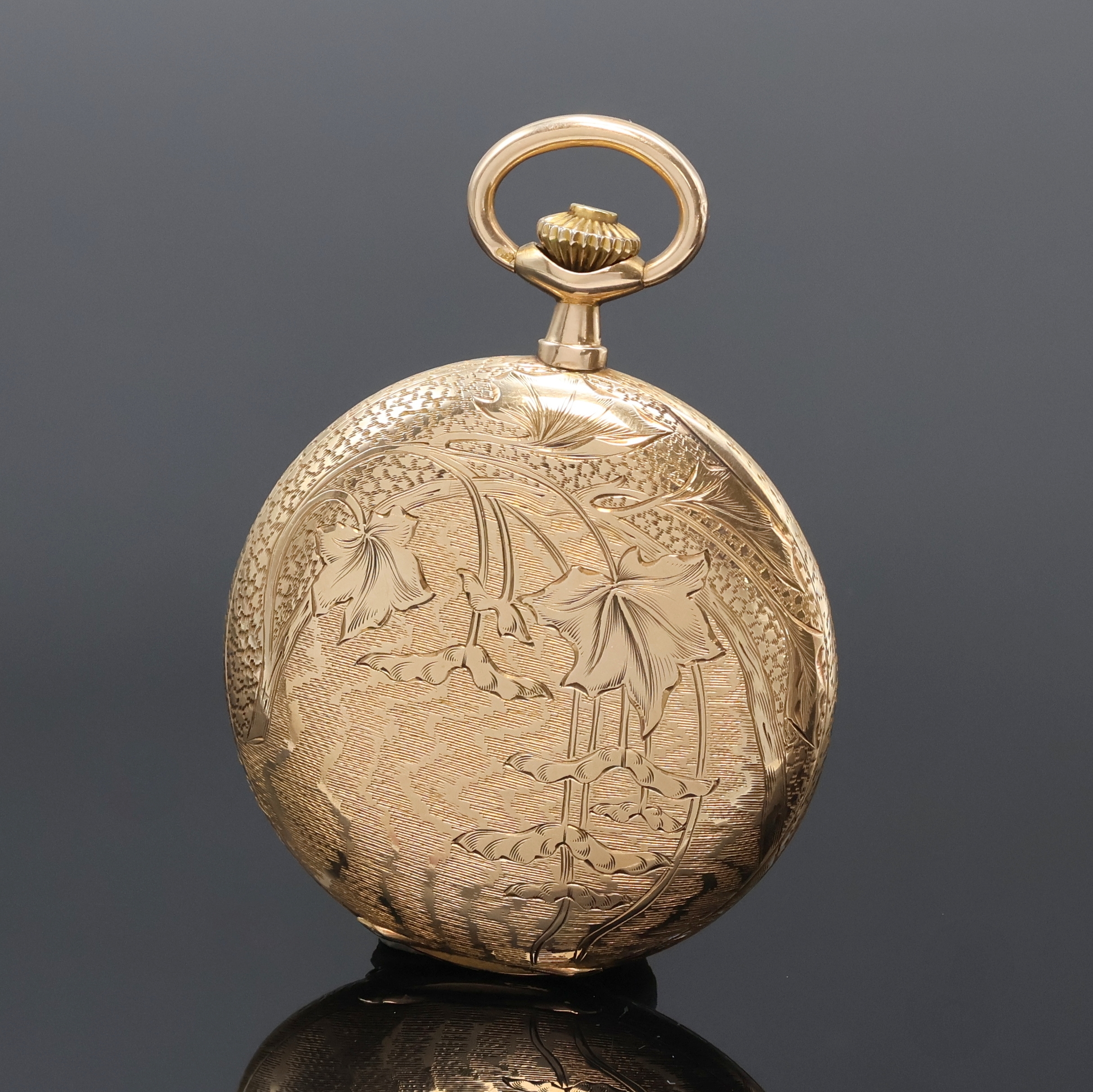 Detail c: MOVADO Savonette Herrentaschenuhr in RG 585/000, Schweiz um 1930, floral graviertes 3-Deckel Goldgeh., verg. Metallzifferbl. strahlen-guill., kl. ...