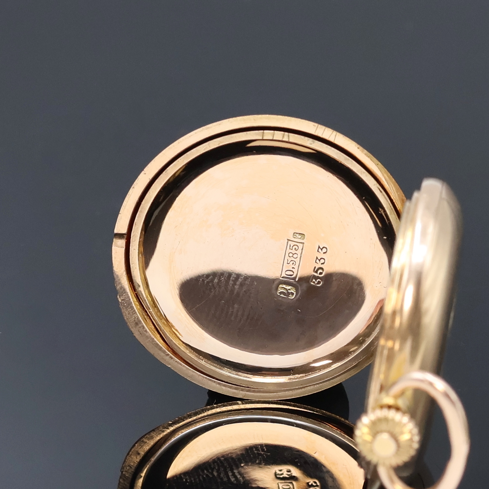 Detail e: MONOPOL DÜRRSTEIN Damensavonette in RG 585/000, Schweiz um 1915, glattes 3-Deckel Goldgeh., Sprungdeckel m. Schmuckmonogramm, strahlen-guill., vers. ...
