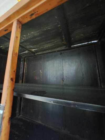 27059102g - Schrank, china, wohl 1.H.20.Jh., Holz massiv, zweitürig mit Riegelschloss, konische ...