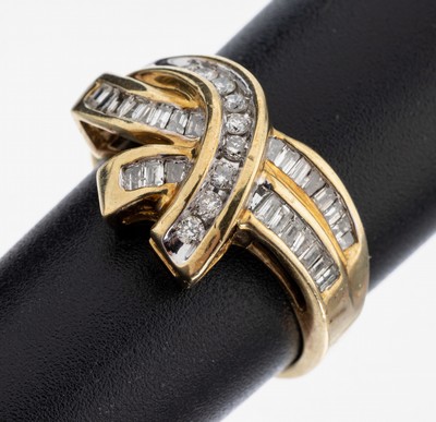 Image 18 kt Gold Diamant-Ring, GG 750/000, 9 Brillanten und 27 Diamantbaguettes zus. ca. 0.55 ...