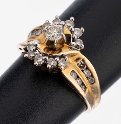 Image 10 kt Gold Brillant-Ring, GG 417/000, part.rhod., 23 Brillanten zus. ca. 0.56 ct Weiß- ...