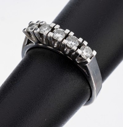 Image 14 kt Gold Brillant-Ring, WG 585/000, 5 Brillanten zus. ca. 0.35 ct Weiß/si, RW 51, ...