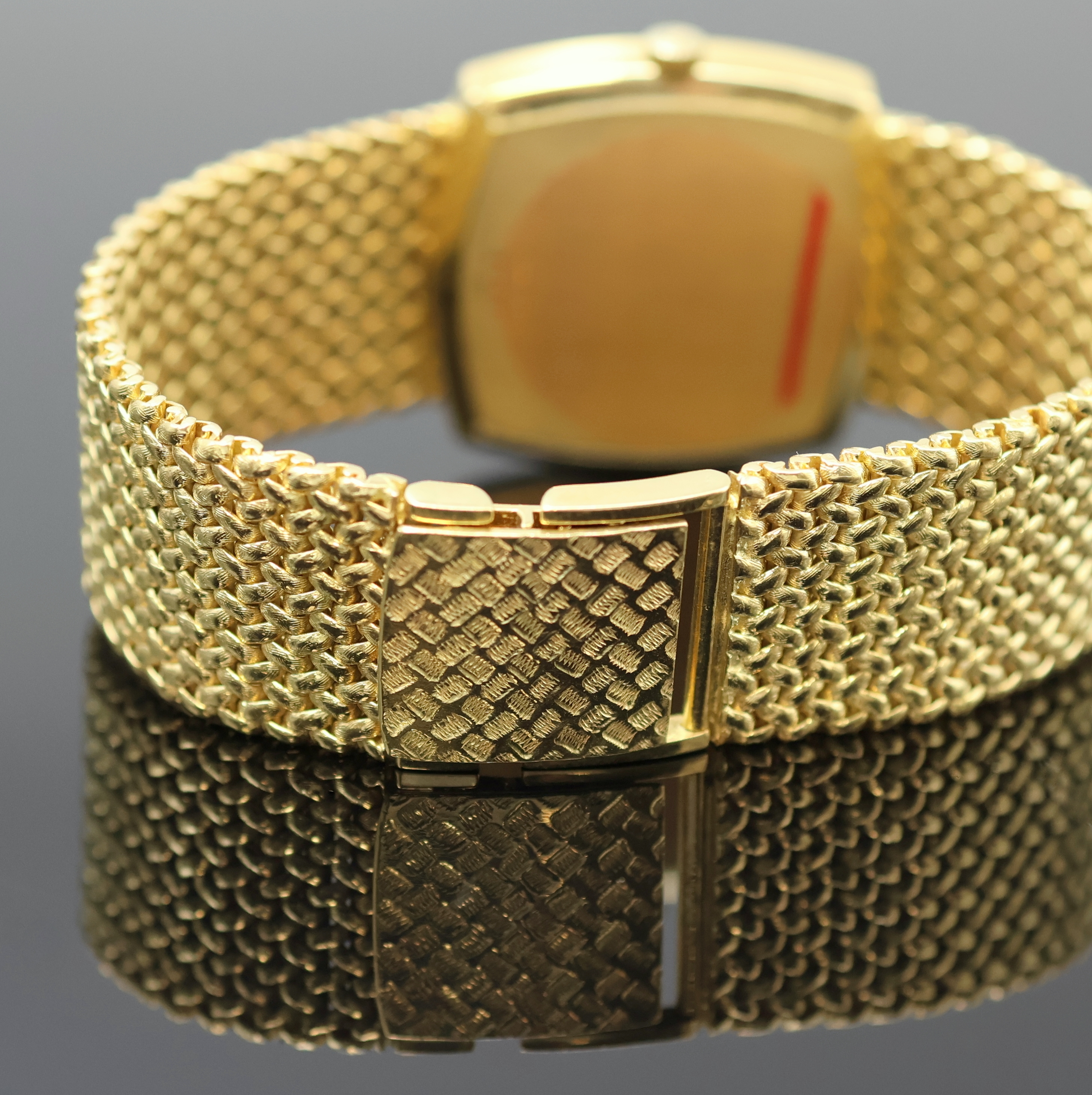 Detail d: CHOPARD Armbanduhr in GG 750/000, Schweiz um 1975, Automatik, orig. Goldband, Boden aufgedr., Lapislazuli-Zifferbl. besch., gold. Zeiger, verg. Werk ...