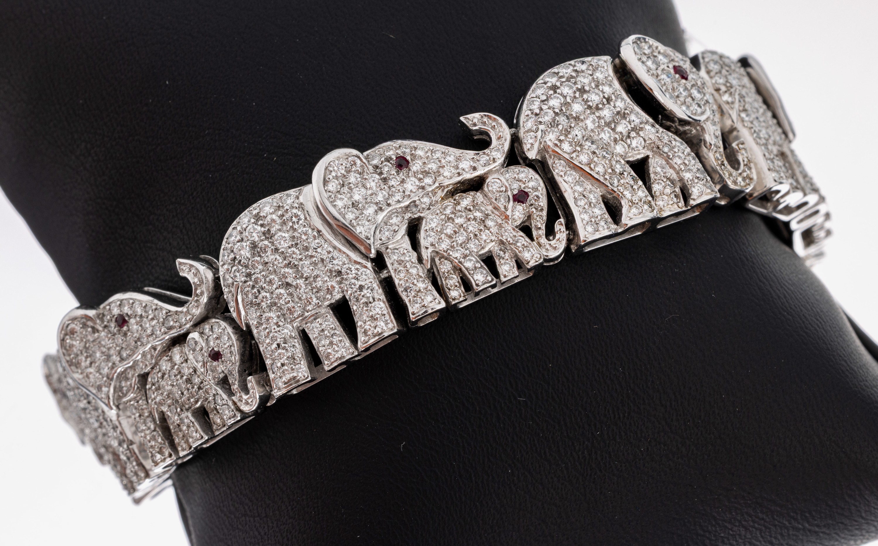 Image 27059214 - Platin Brillant-Rubin-Armband ´Elefanten´, Pt, schwere qualitätvolle Verarbeitung, ...