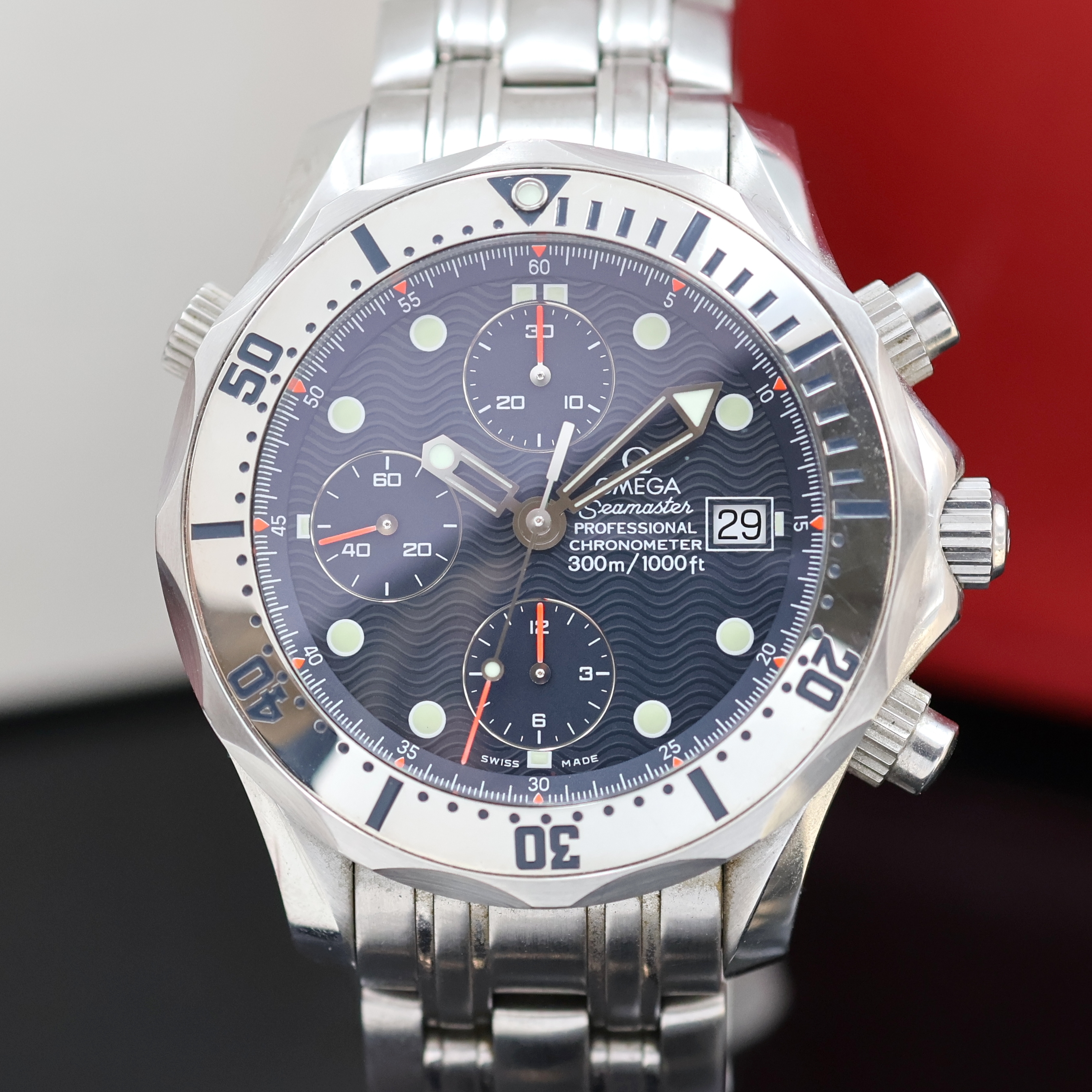 Detail b: OMEGA Seamaster Professional Chronometer Armbandchronograph in Stahl Referenz 25988000, Schweiz verk. lt. beil. Pap. 09/2002, Automatik, orig. ...