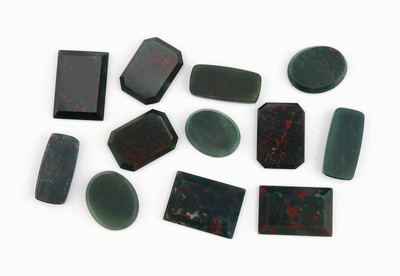 27059200a - Lot 12 lose Gravurplatten zus. 37.80 ct, in versch. Formen und Größen, u.a. Malachit- ...