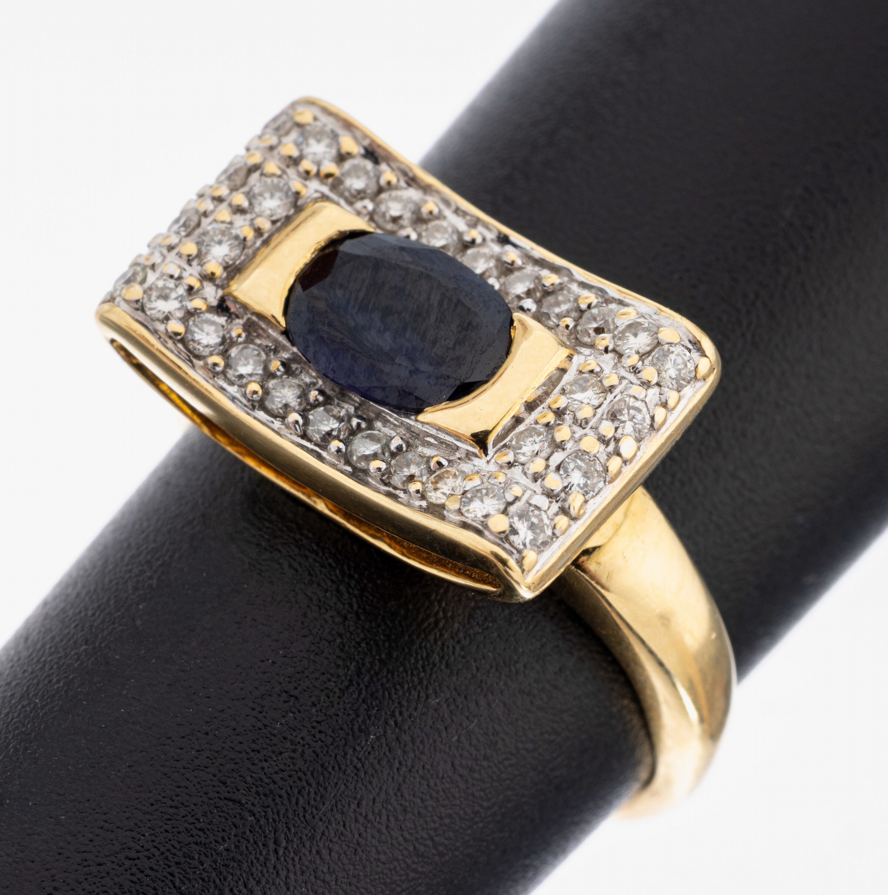 Image 27059339 - 18 kt Gold Saphir Brillant Ring, GG/WG 750/000, ovalfacett. Saphir ca. 1.00 ct, 30 ...