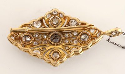 27059336c - 14 kt Gold Art Deco Diamant-Brosche, um 1920, GG 585/000 gepr., schauseitig Platin, ...