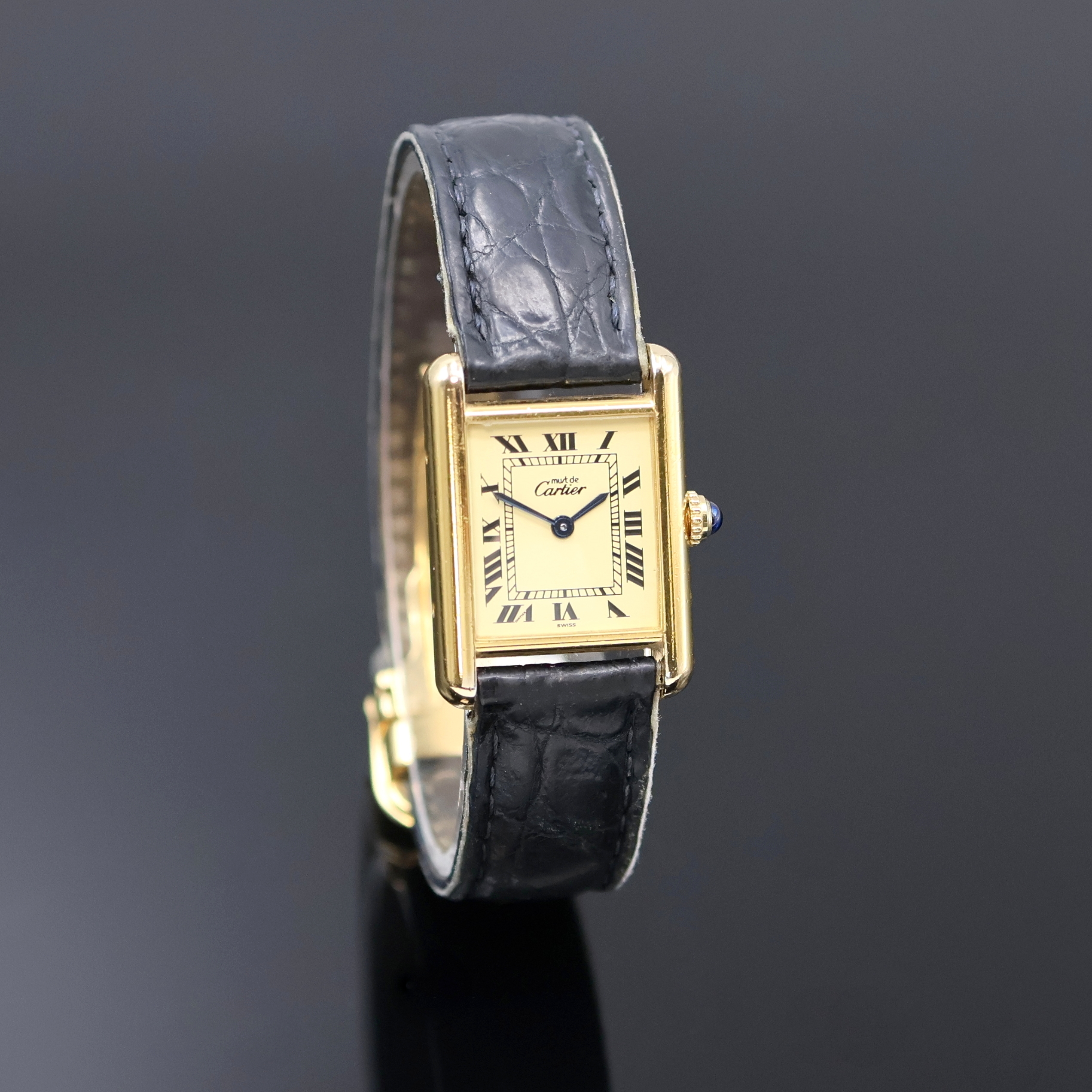 Detail a: CARTIER Tank Vermeil Damenarmbanduhr Referenz 1613, Schweiz um 1995, quarz, verg. 925er Silber Geh., Boden 4-fach verschr., Schmuckkrone, Lederband ...