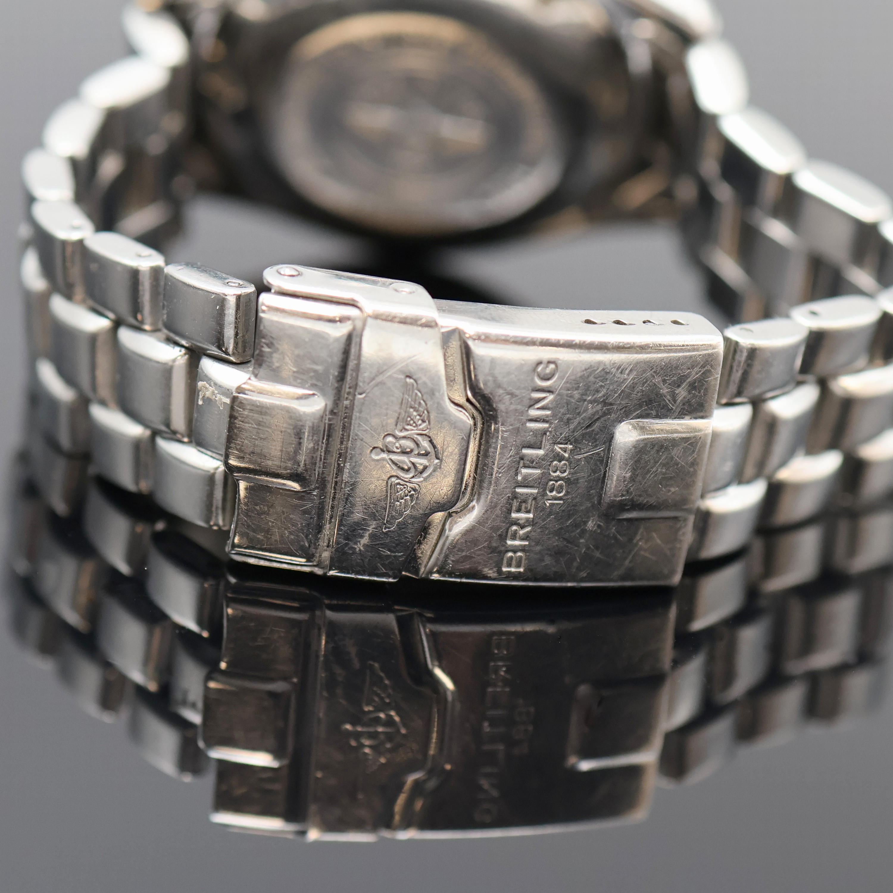 Detail d: BREITLING Colt Herrenchronograph Referenz A13035.1, Schweiz um 1995, Automatik, Edelstahlgeh. inkl. orig. Stahlband m. Faltschl., Boden u. Krone ...