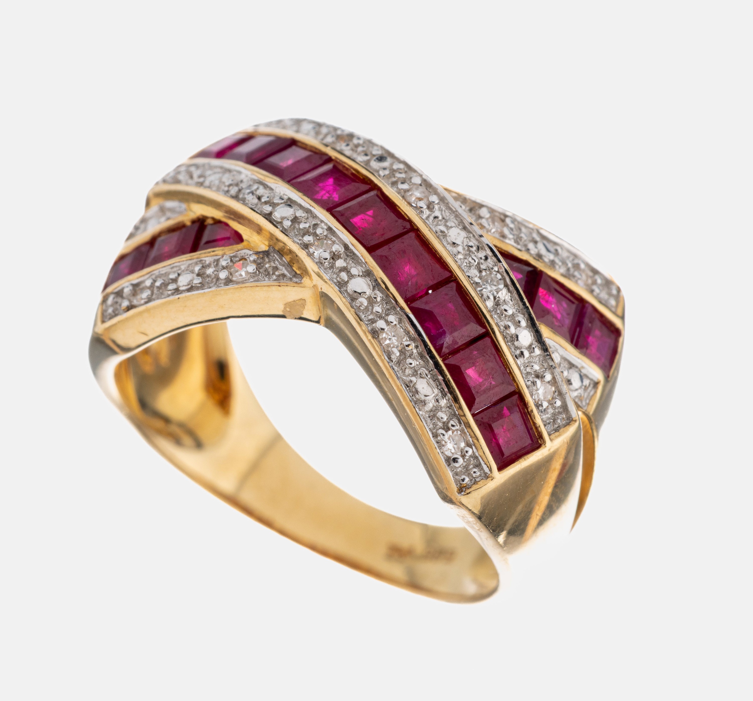 Image 27059605 - 14 kt Gold Rubin-Diamant-Ring, GG 585/000, 15 Rubin-Carrees zus. ca. 0.45 ct, 14 8/8- ...