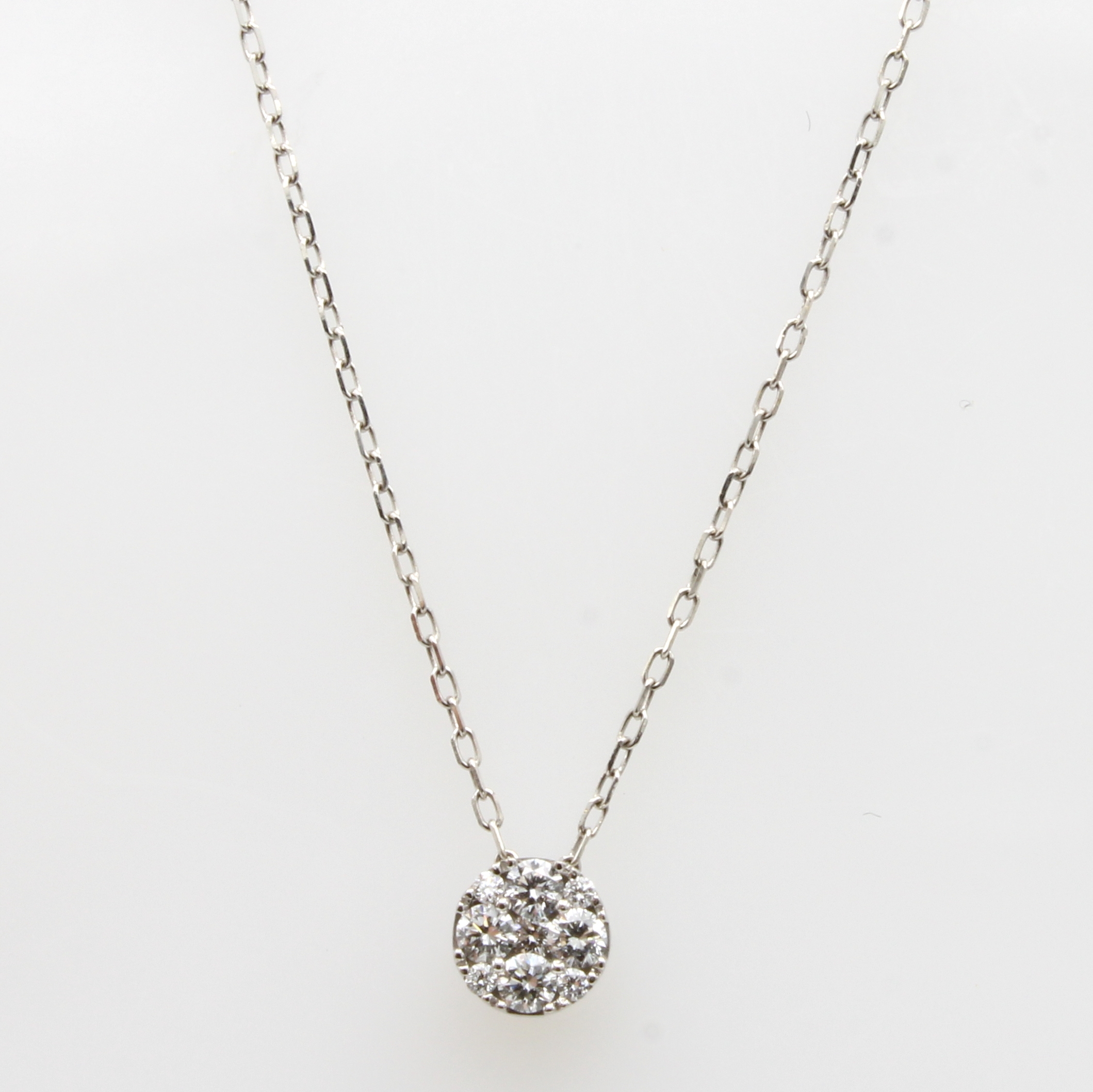 Image 27059632 - Anhänger mit Brillanten an Kette, WG 750/000, 9 Brill. zus. ca. 0.28 ct feines ...