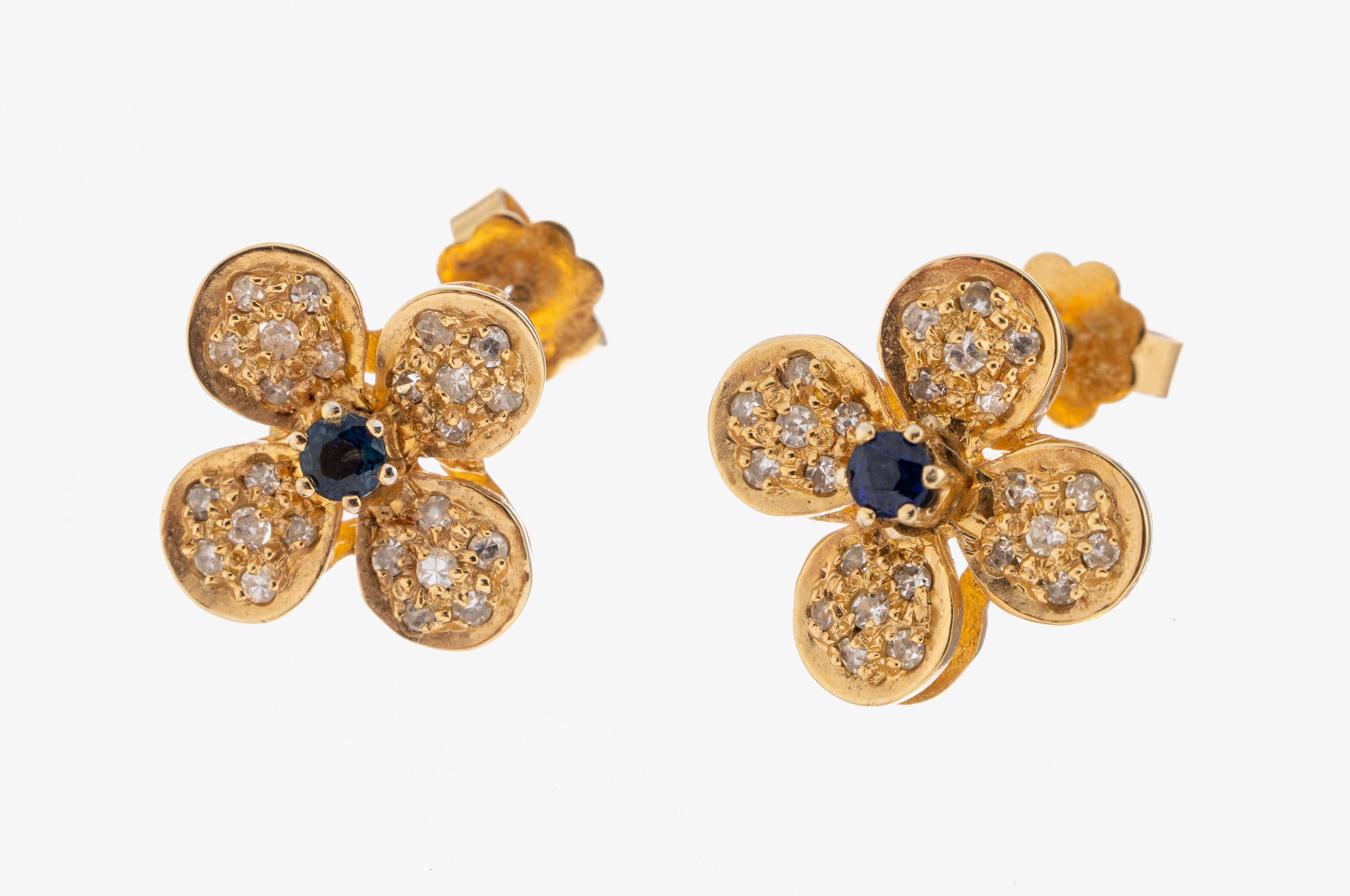 Image 27059638 - Pair of 14 kt gold sapphire-diamond-earrings , YG 585/000, blossoms, 2 round bevelled ...