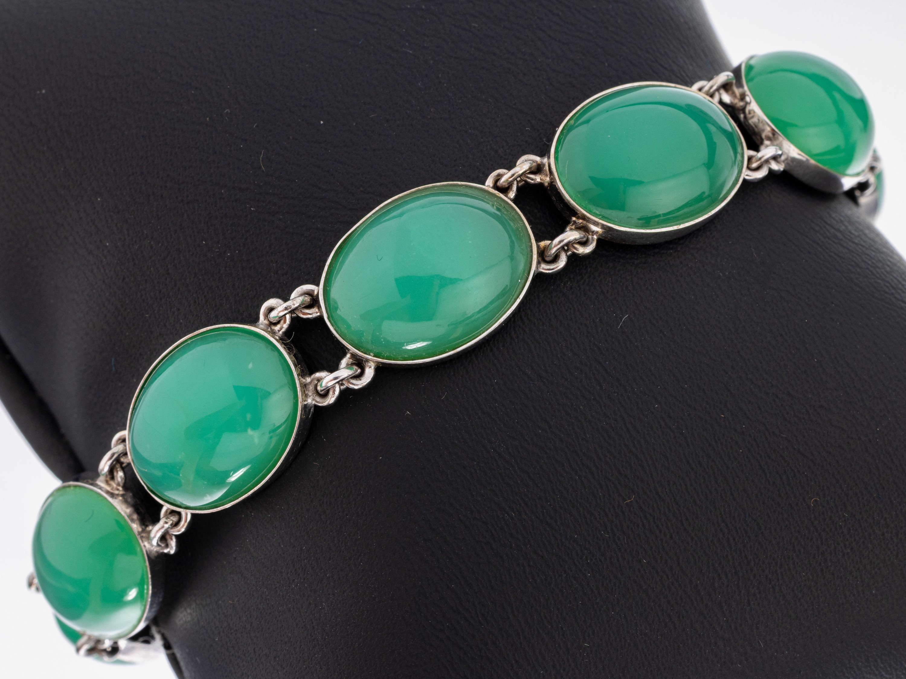 Image 27059646 - 18 kt Gold Chrysopras-Armband, WG 750/000 gepr., 10 ovale Chrysoprascabochons, L. ca. ...