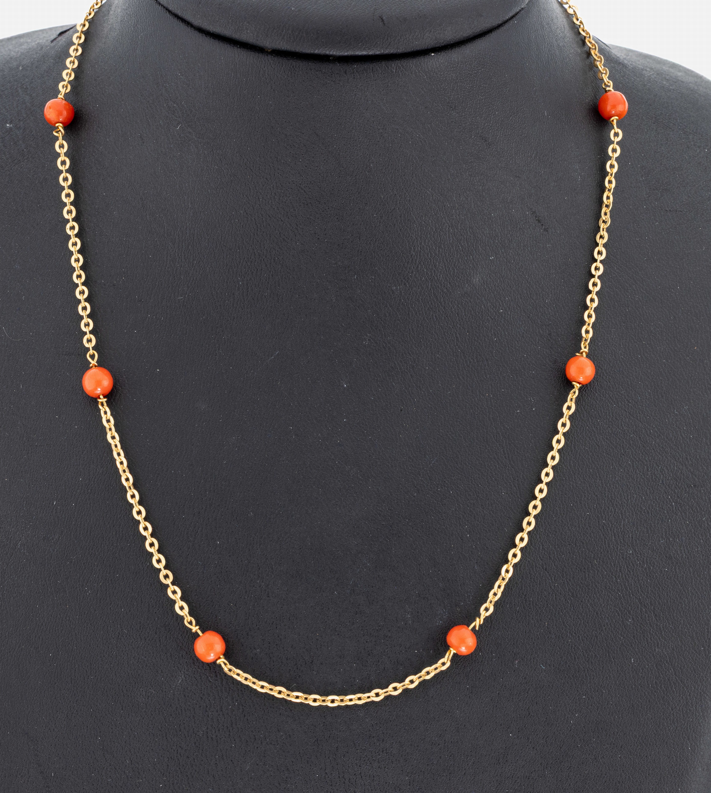 Image 27059678 - 18 kt Gold Korallen-Collier, GG 750/000, 17Korallenkugeln, D. ca. 5.3 mm, L. ca. 88 cm, ...