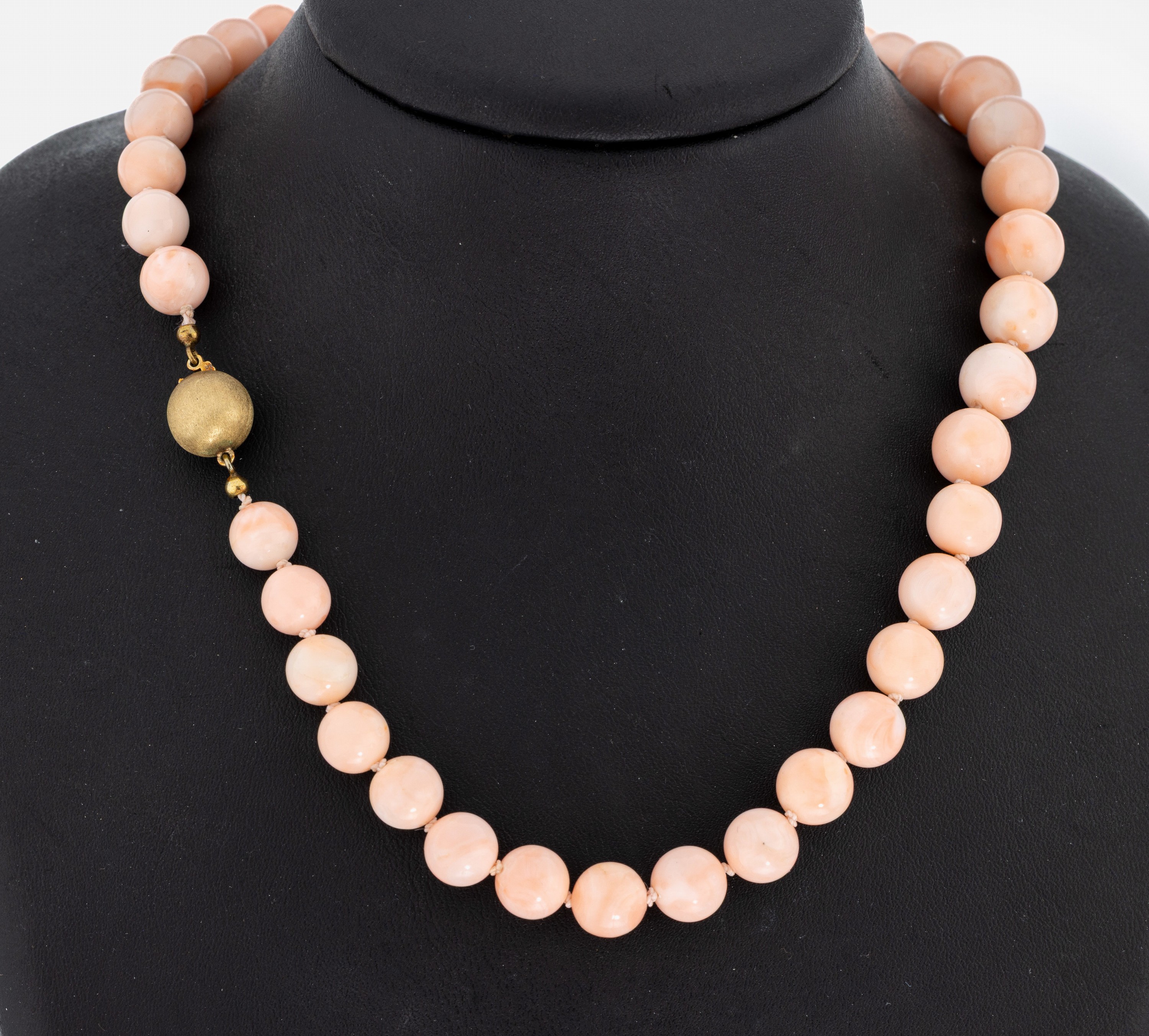 Image 27059686 - Korallen-Collier mit 14 kt Gold Schließe, GG 585/000, Engelhautkoralle-Kugeln, D. ca. ...