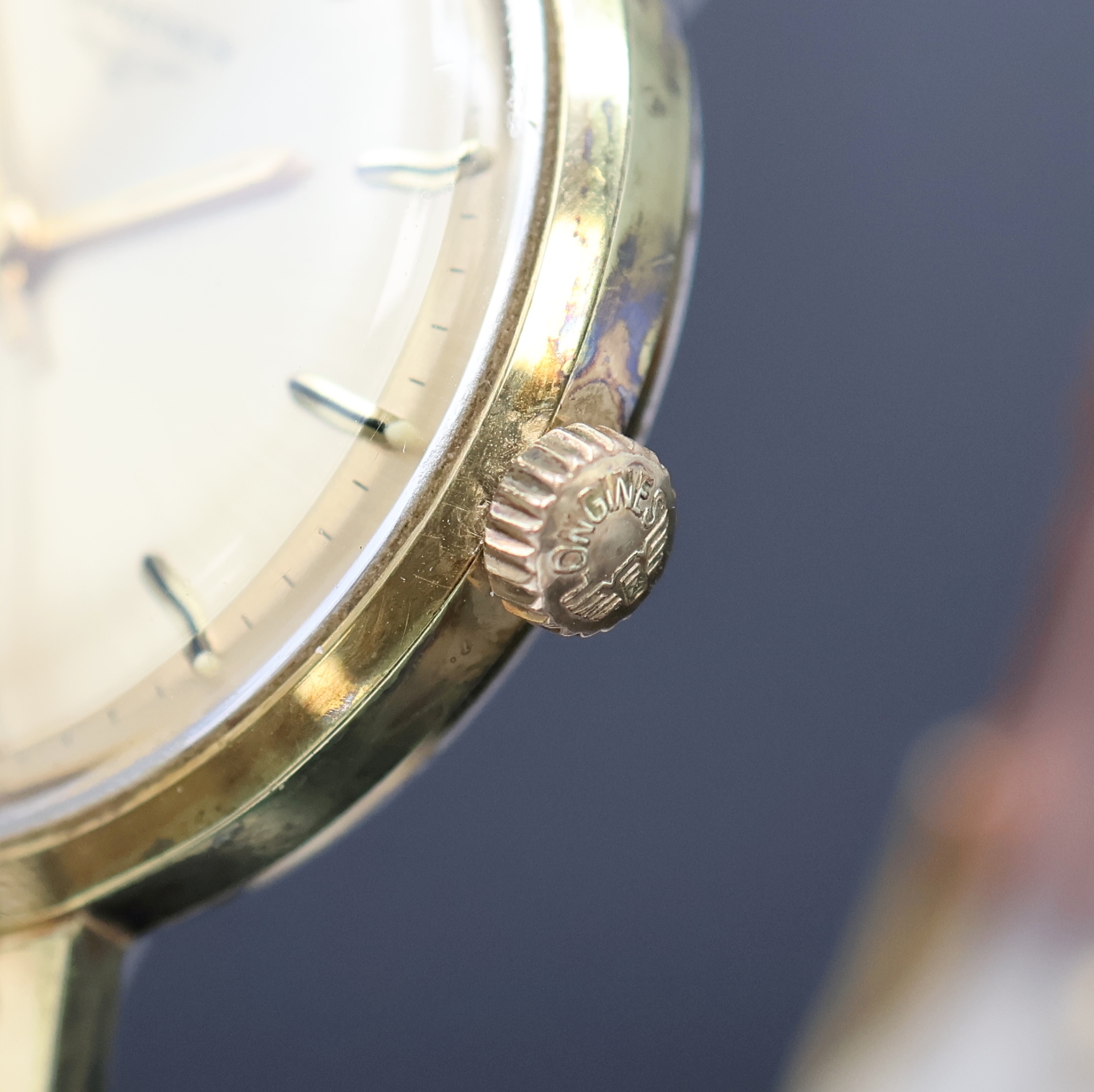 Detail c: LONGINES vergoldete Herrenarmbanduhr Referenz 8359 3, Schweiz um 1970, Handaufzug, Stahlboden verschr., champagnerfarb. Zifferbl. m. aufges. ...