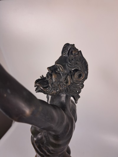 27059698j - Skulptur des tanzendes Fauns, um 1900, nach dem Vorbild aus Pompeij, Bronzeguß, Schwanz ...