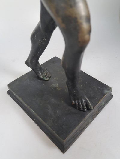 27059698n - Skulptur des tanzendes Fauns, um 1900, nach dem Vorbild aus Pompeij, Bronzeguß, Schwanz ...