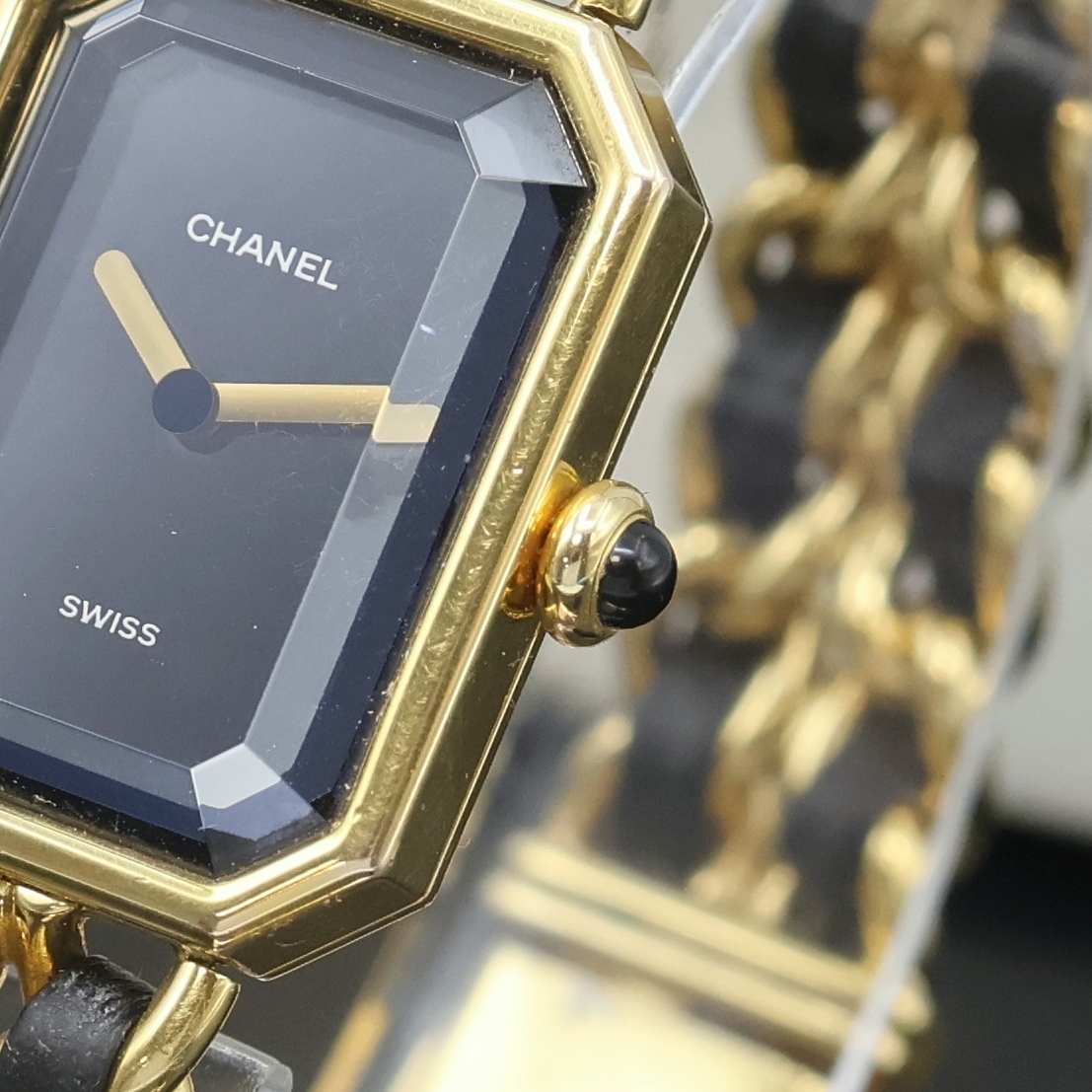 Detail c: CHANEL Damenarmbanduhr Modell Premiere, Schweiz verk. lt. beil. Pap. 09/1989, quarz, verg. Geh. m. Schmuckkrone, Boden aufgedr., verg. Gliederband m. ...