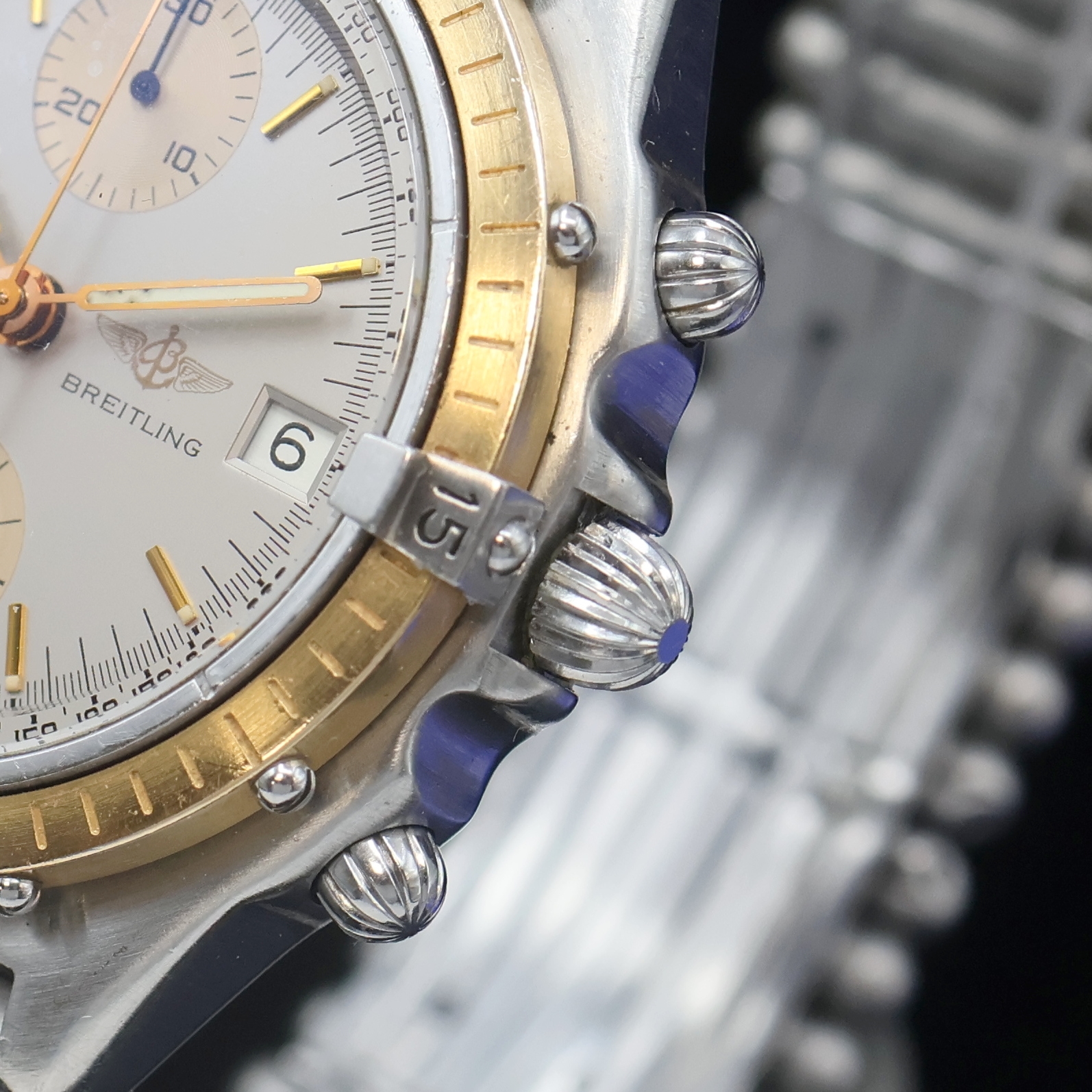 Detail c: BREITLING Herrenarmbanduhr Chronomat Referenz 81950, Schweiz um 1984, Automatik, Stahlgeh. inkl. Roleauxband m. UTC und dopp. Faltschl., zus. 2 ...