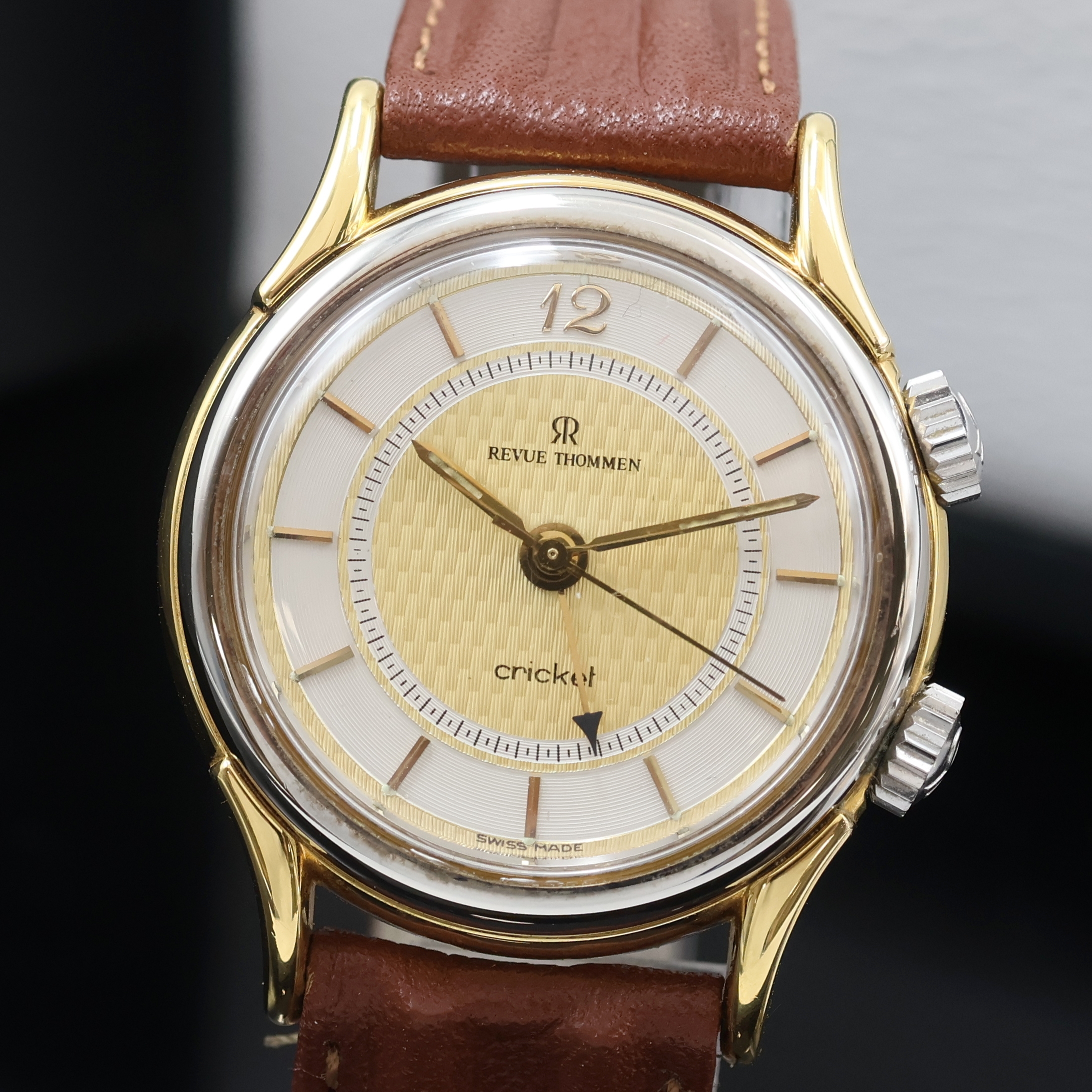 Detail b: REVUE THOMMEN Armbandwecker Serie Cricket Referenz 7923001, Handaufzug, z. T. verg. Metallgeh. inkl. orig. Lederband m. orig. Dornschl., ...