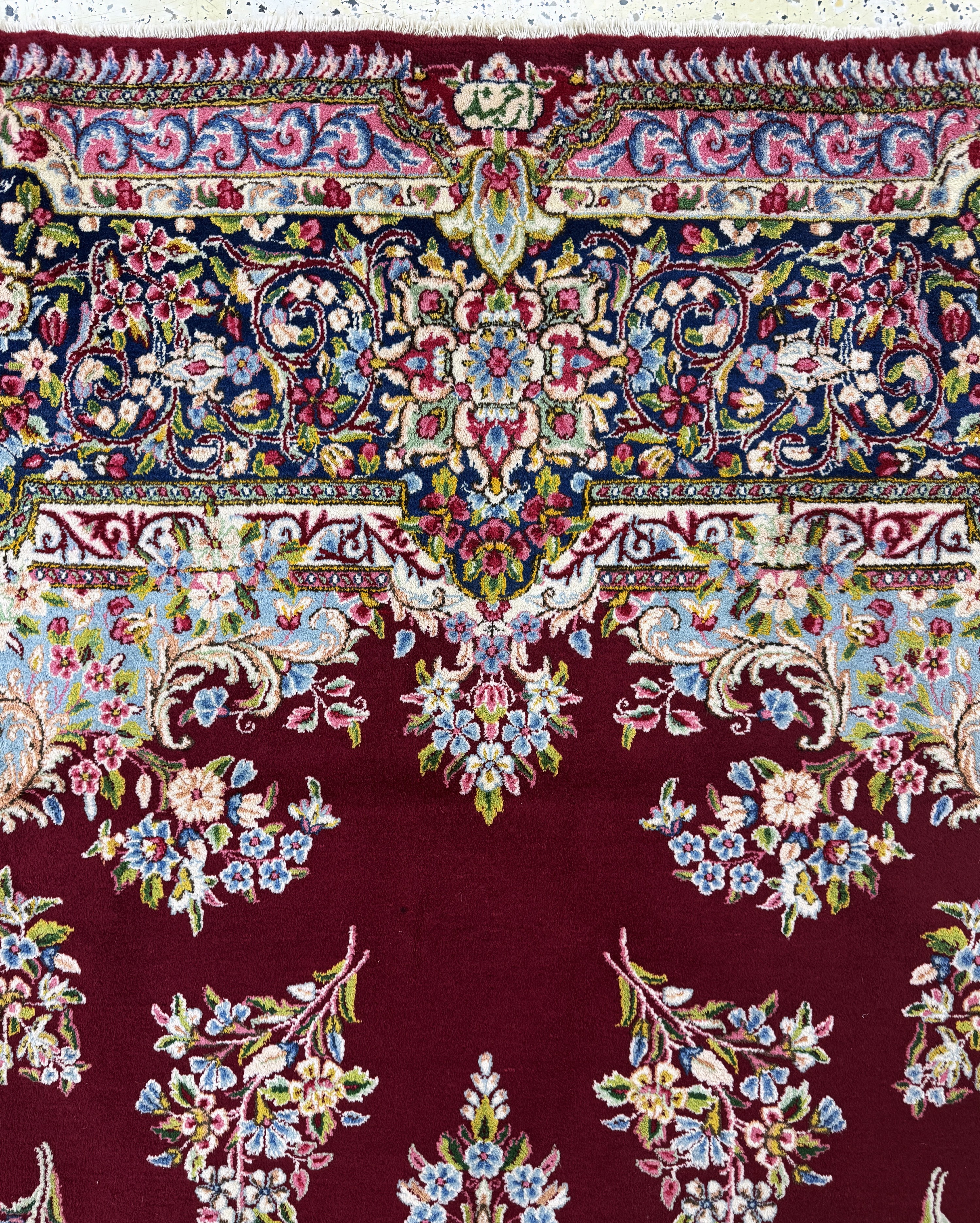 Detail e: Kerman"Arjomand" signiert, Persien, Mitte 20.Jhd, Wolle auf Baumwolle, ca. 300 x 300 cm,minimale Mottenfrass am Rand
