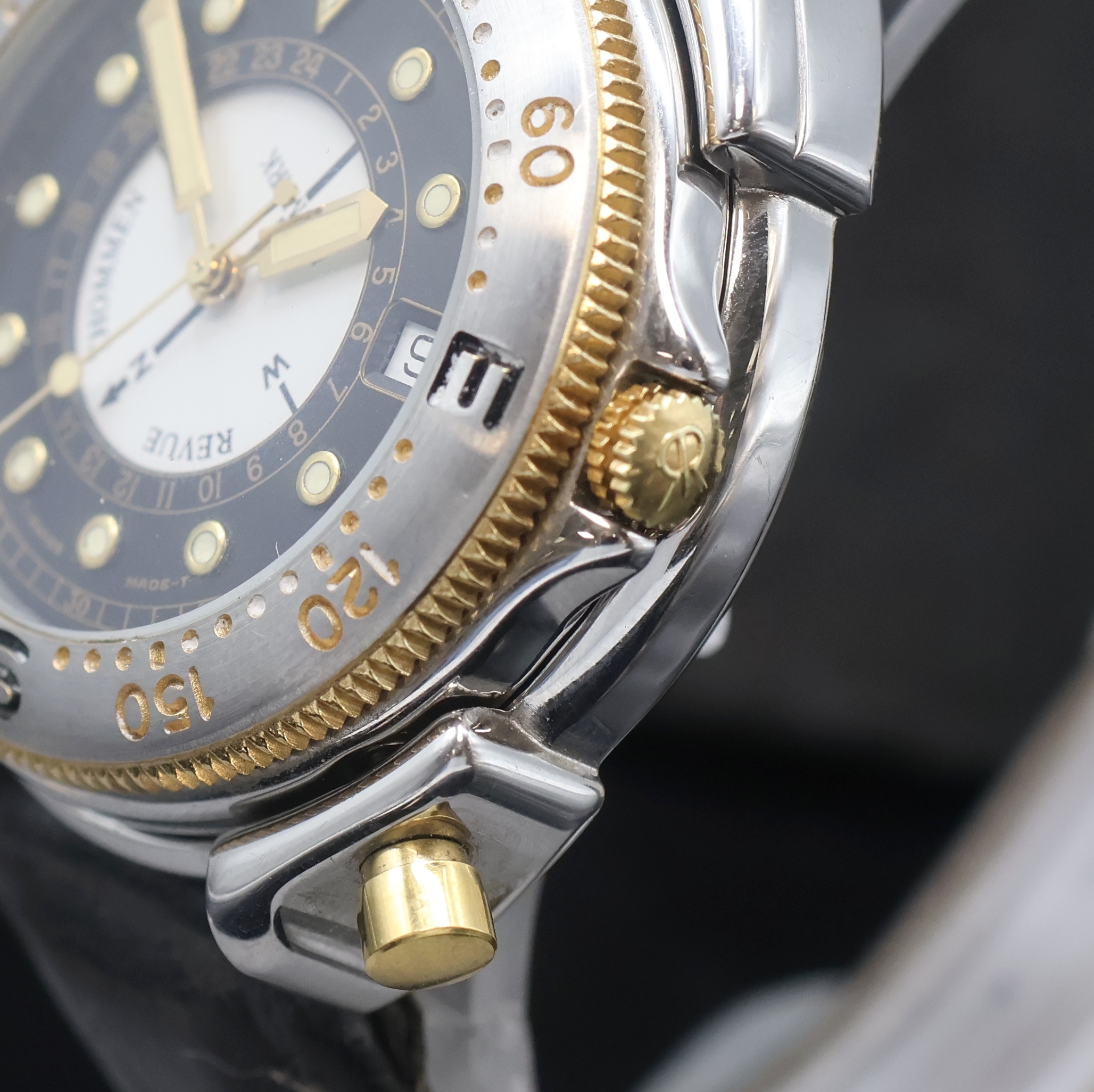 Detail d: REVUE THOMMEN Herrenarmbanduhr Altimark Referenz 581102, quarz, Multifunktion z.B. Bergsport, aufklappbares Doppelgehäuse, im Unterteil ...