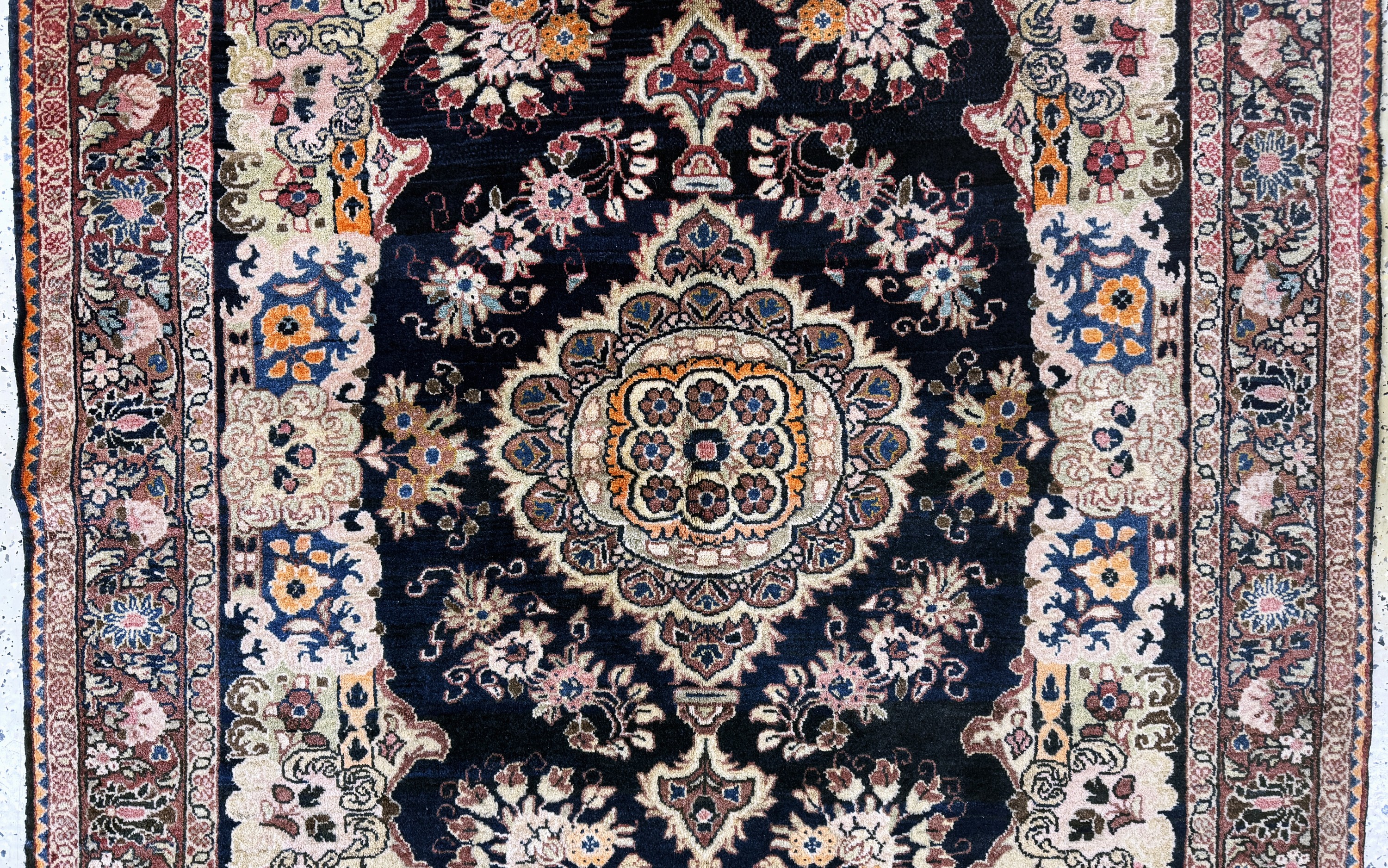 Detail b: Djosan alt, Persien, Anfang 20.Jhd, Wolle auf Baumwolle, ca. 204 x 134 cm, EHZ: 2(Abrasch)