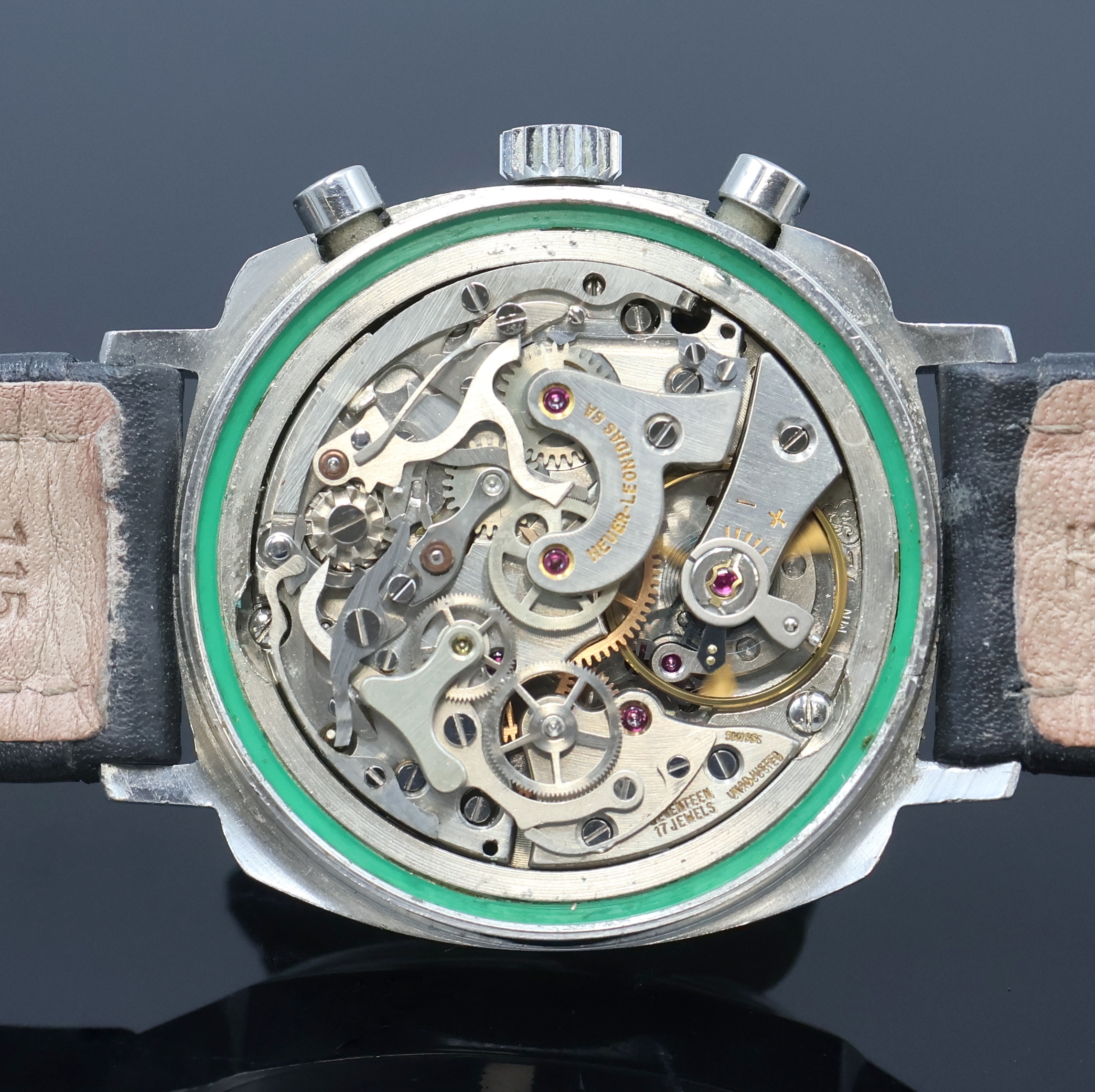 Detail e: HEUER Camaro Schaltradchronograph Referenz 7220, Handaufzug, Schweiz um 1968, kissenförmiges Edelstahlgeh., Boden verschr., Zifferbl. gleichmäßig ...