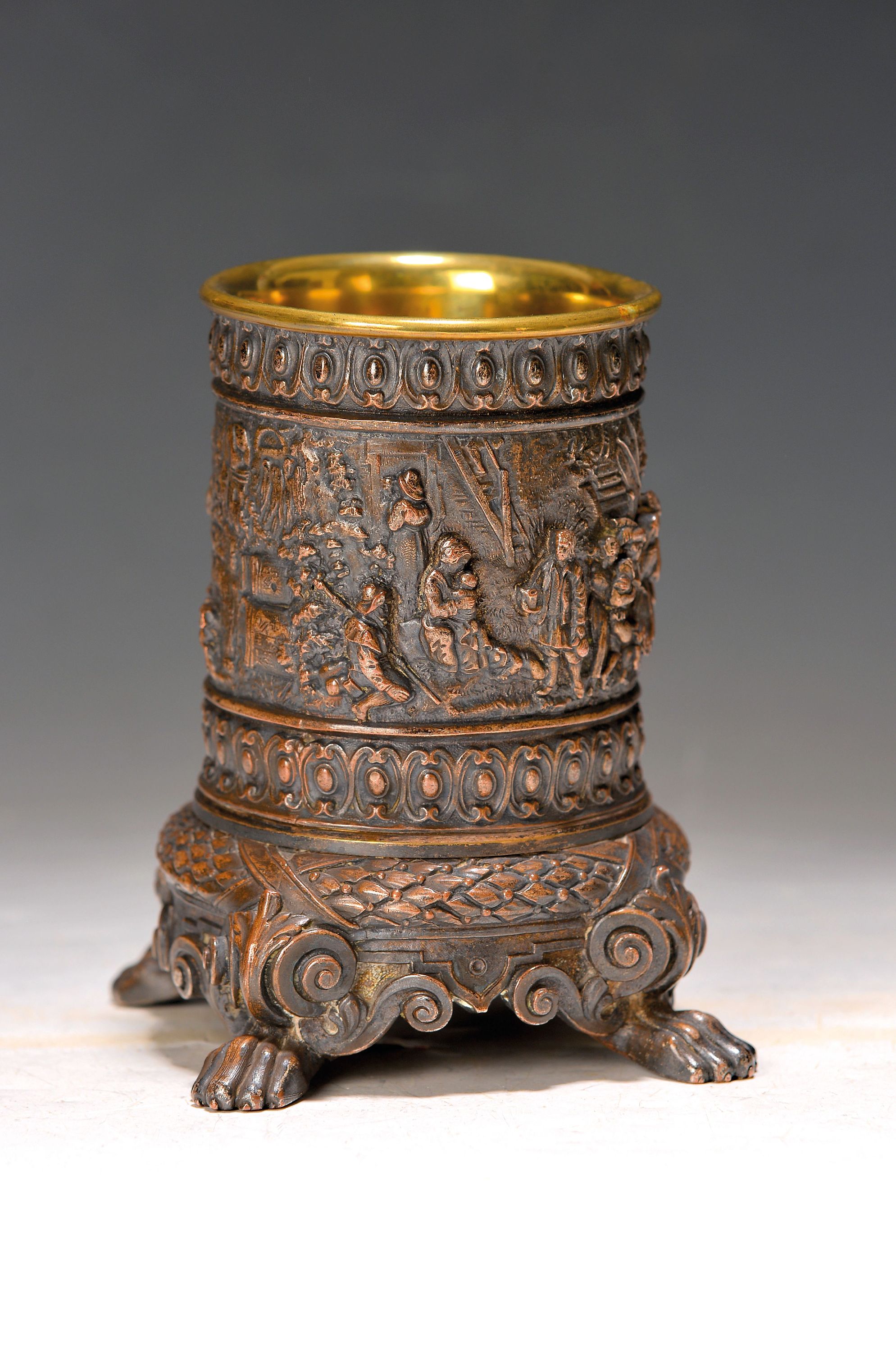 Image 27059826 - Bechergefäß, Historismus, um 1880, wohl Bronze, umlaufende reliefierte, Darstellung ...