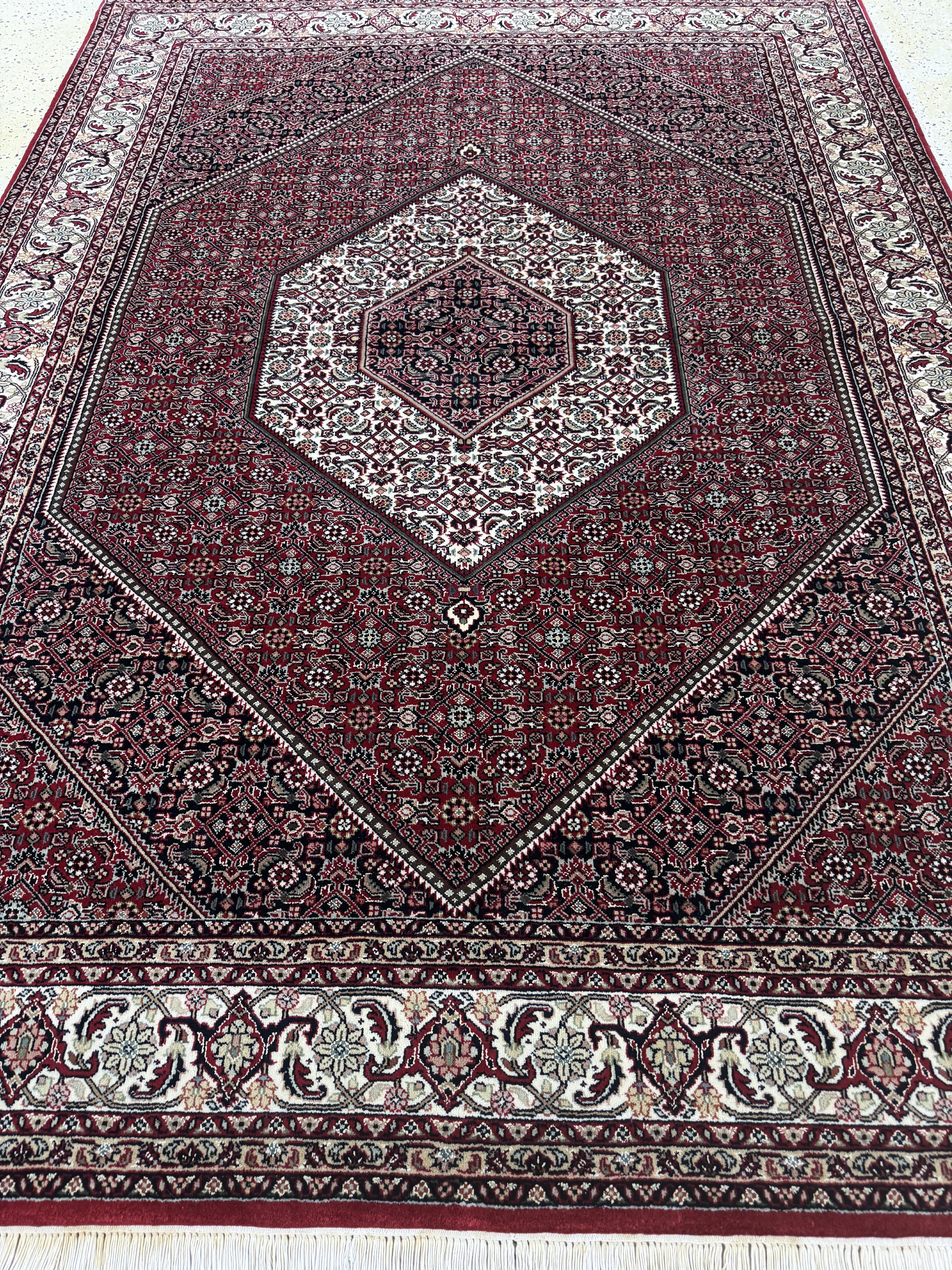 Detail f: Bidjar fein, Indien, Ende 20.Jhd, Korkwollemit Seide, ca. 236 x 176 cm, EHZ: 1-2