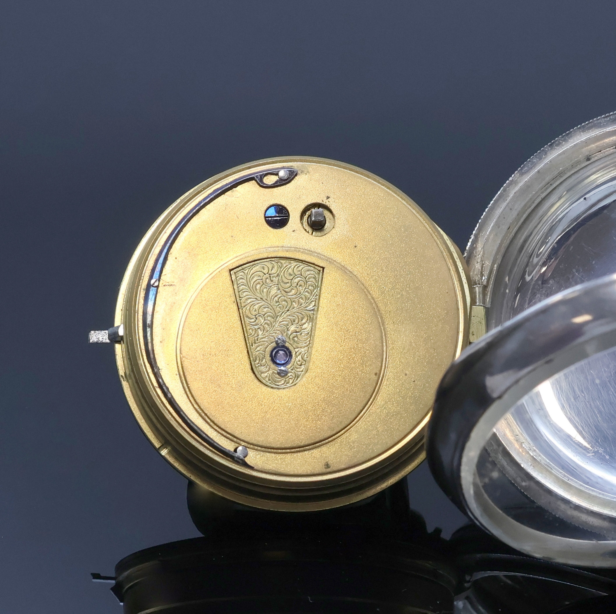 Detail d: THOMAS RUSSELL & SON offene Taschenuhr in Silber, England lt. Hallmarks 1896, Geh. dell., guill. Rückdeckel m. Monogrammspiegel, Emailzifferbl. ...