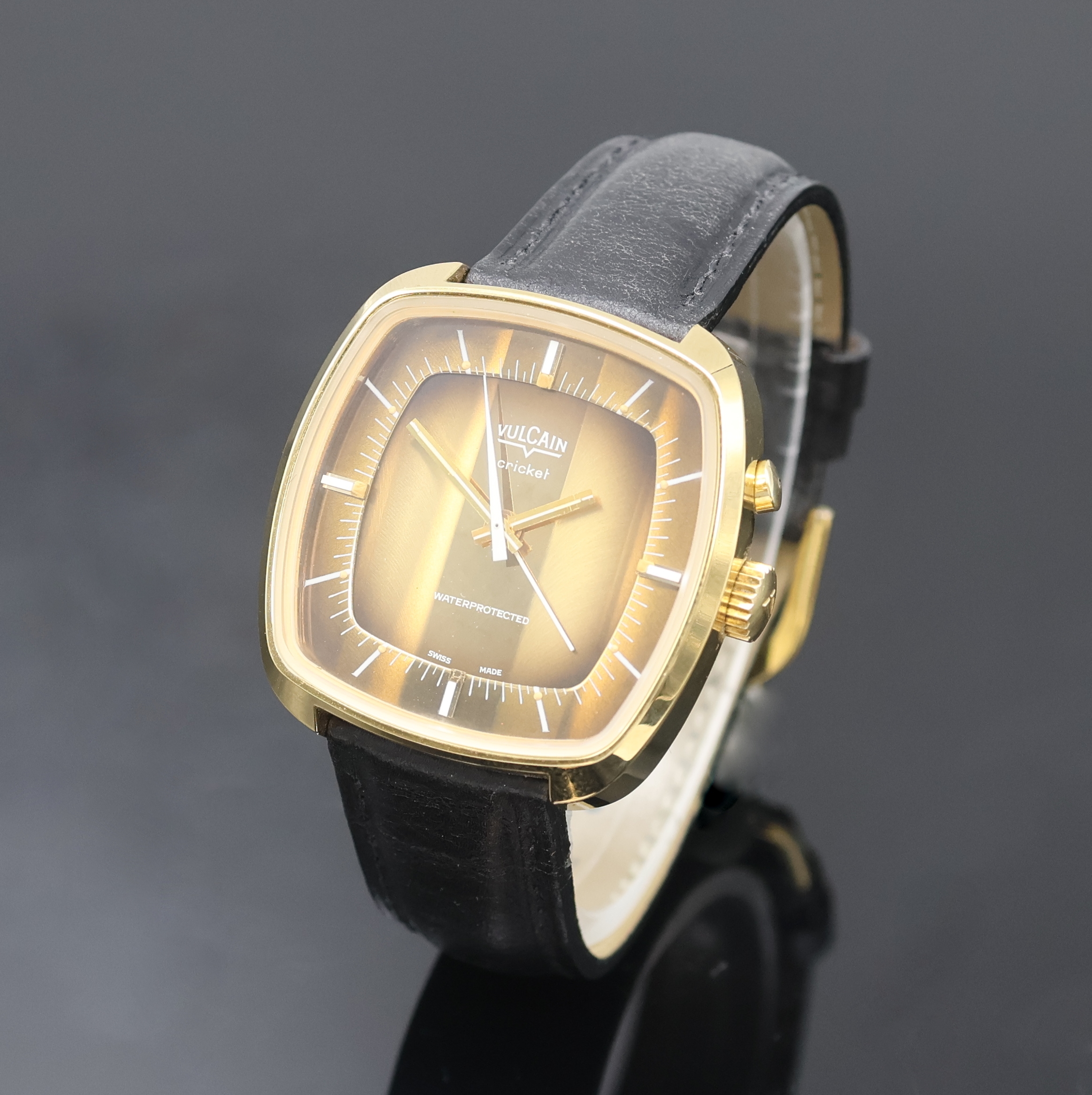 Image 27059845 - VULCAIN Cricket Armbandwecker, Handaufzug, Schweiz um 1969, verg. Geh., Edelstahlboden ...