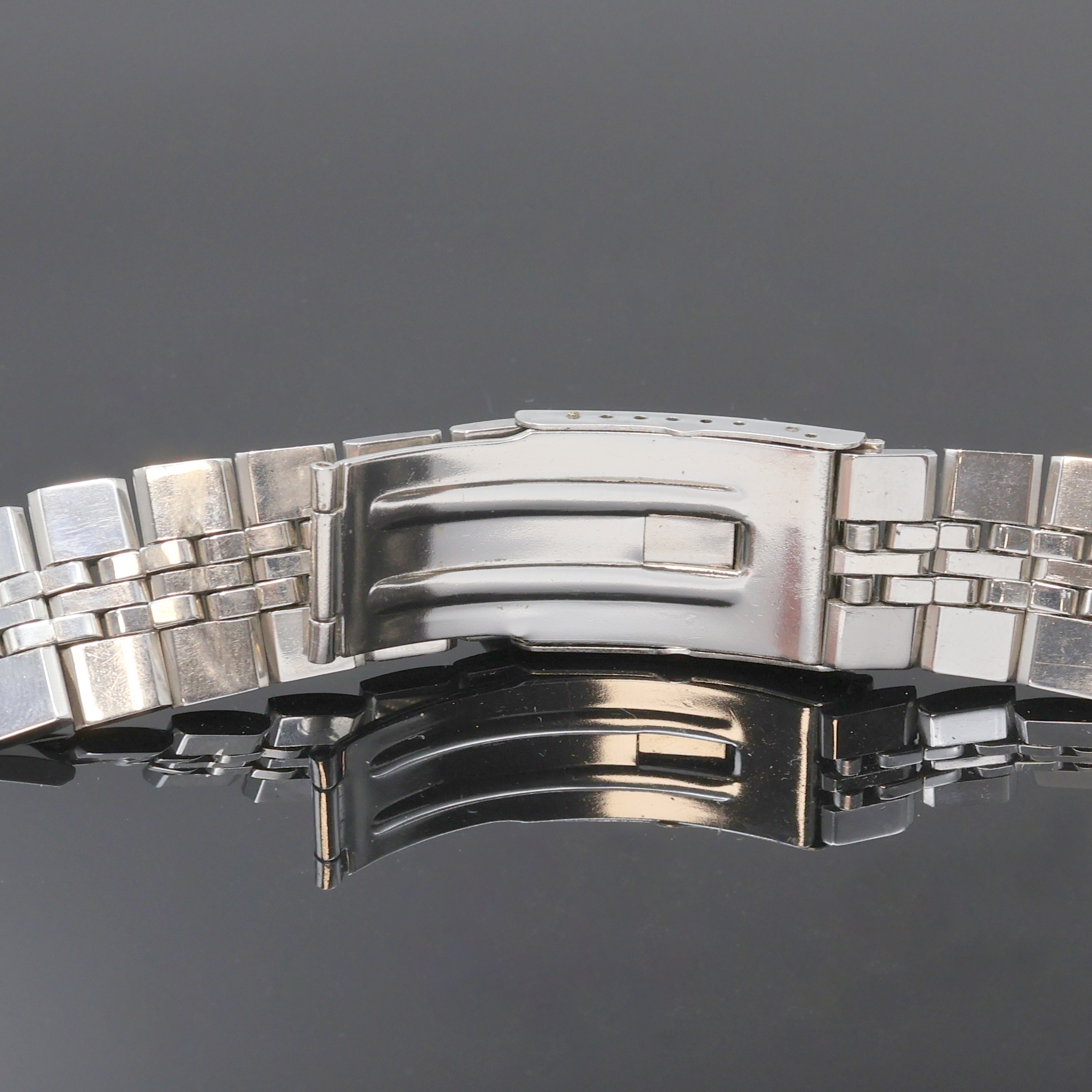 Detail c: BREITLING vintage Gliederband aus Stahl, Faltschl., Bandanstoß ca. 22 mm, L. ca. 15 cm, EZ 2, aus Sammlungsauflösung