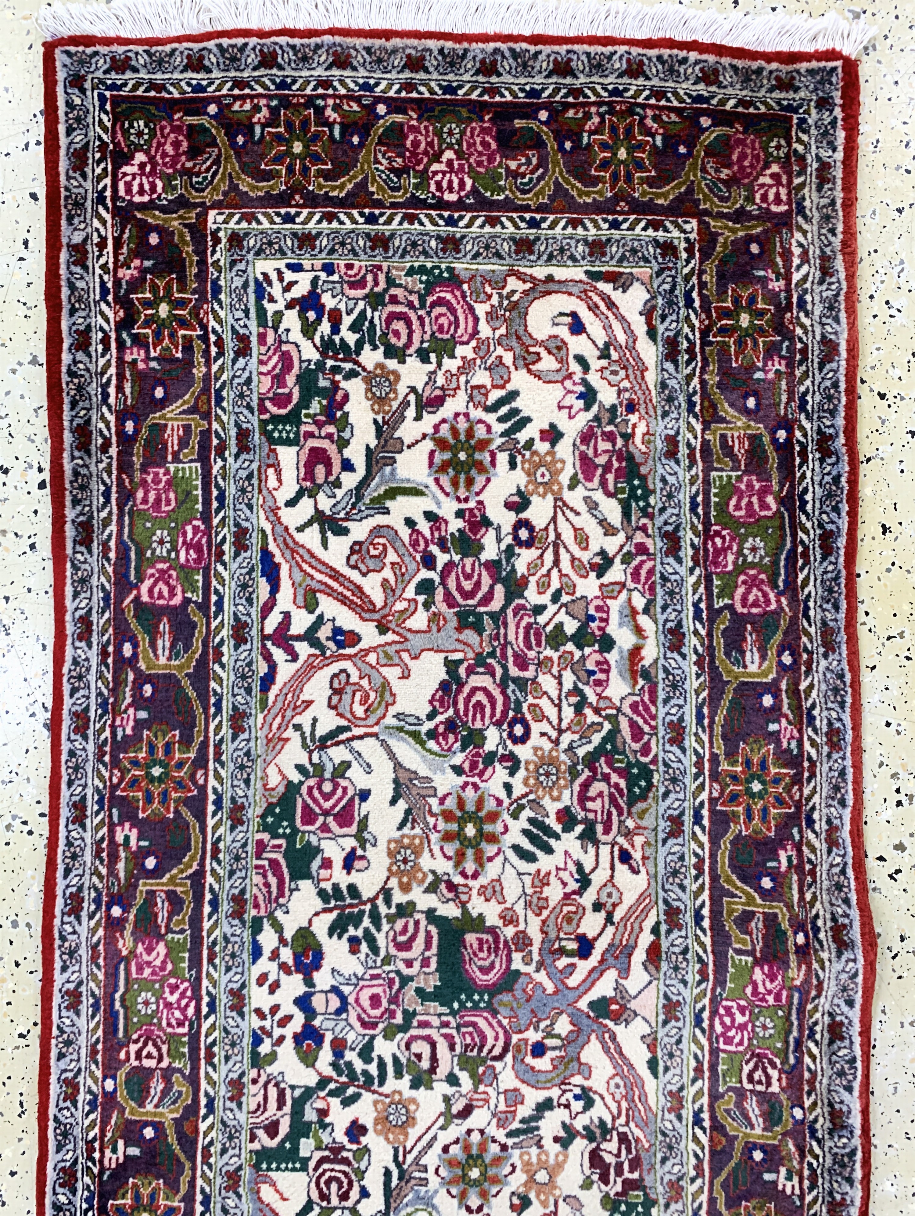 Detail a: Rosenbidjar, Persien, Ende 20.Jhd, Korkwolle, ca. 385 x 80 cm, Rand verblasst, EHZ: 1-2