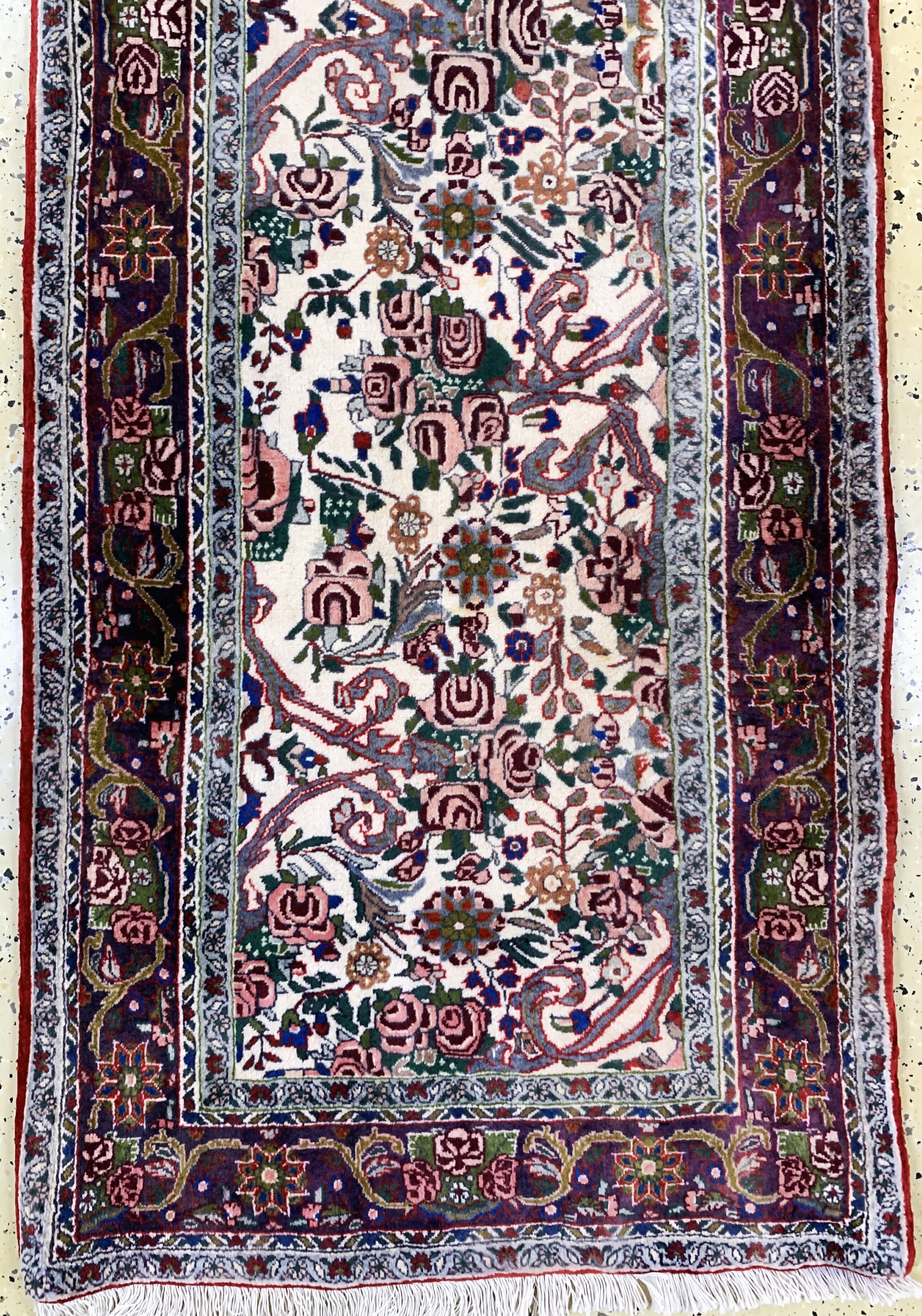 Detail c: Rosenbidjar, Persien, Ende 20.Jhd, Korkwolle, ca. 385 x 80 cm, Rand verblasst, EHZ: 1-2