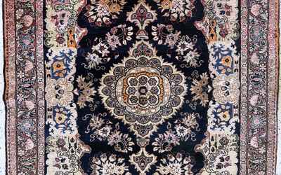 27059820b - Djosan alt, Persien, Anfang 20.Jhd, Wolle auf Baumwolle, ca. 204 x 134 cm, EHZ: ...