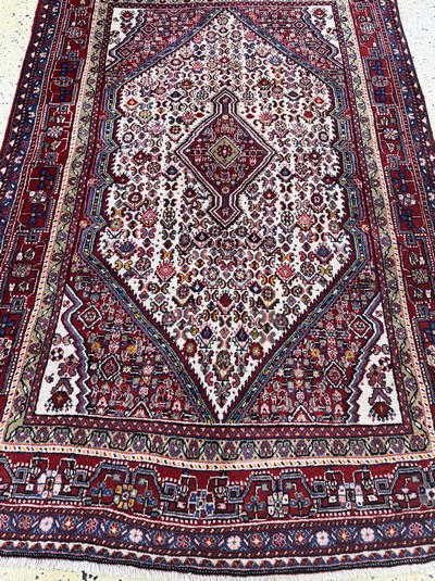 27059821d - Sarogh alt, Persien, Mitte 20.Jhd, Wolle auf Baumwolle, ca. 196 x 128 cm, EHZ: 2 ...