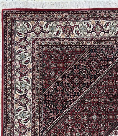 27059841d - Bidjar fein, Indien, Ende 20.Jhd, Korkwollemit Seide, ca. 236 x 176 cm, EHZ: 1-2 ...