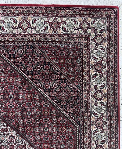 27059841e - Bidjar fein, Indien, Ende 20.Jhd, Korkwollemit Seide, ca. 236 x 176 cm, EHZ: 1-2 ...