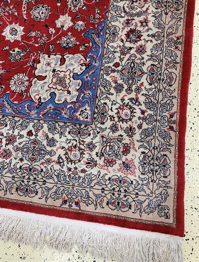 27059858a - Esfahan fein, China, Mitte 20.Jhd, Korkwolle auf Baumwolle, ca. 297 x 198 cm, ...