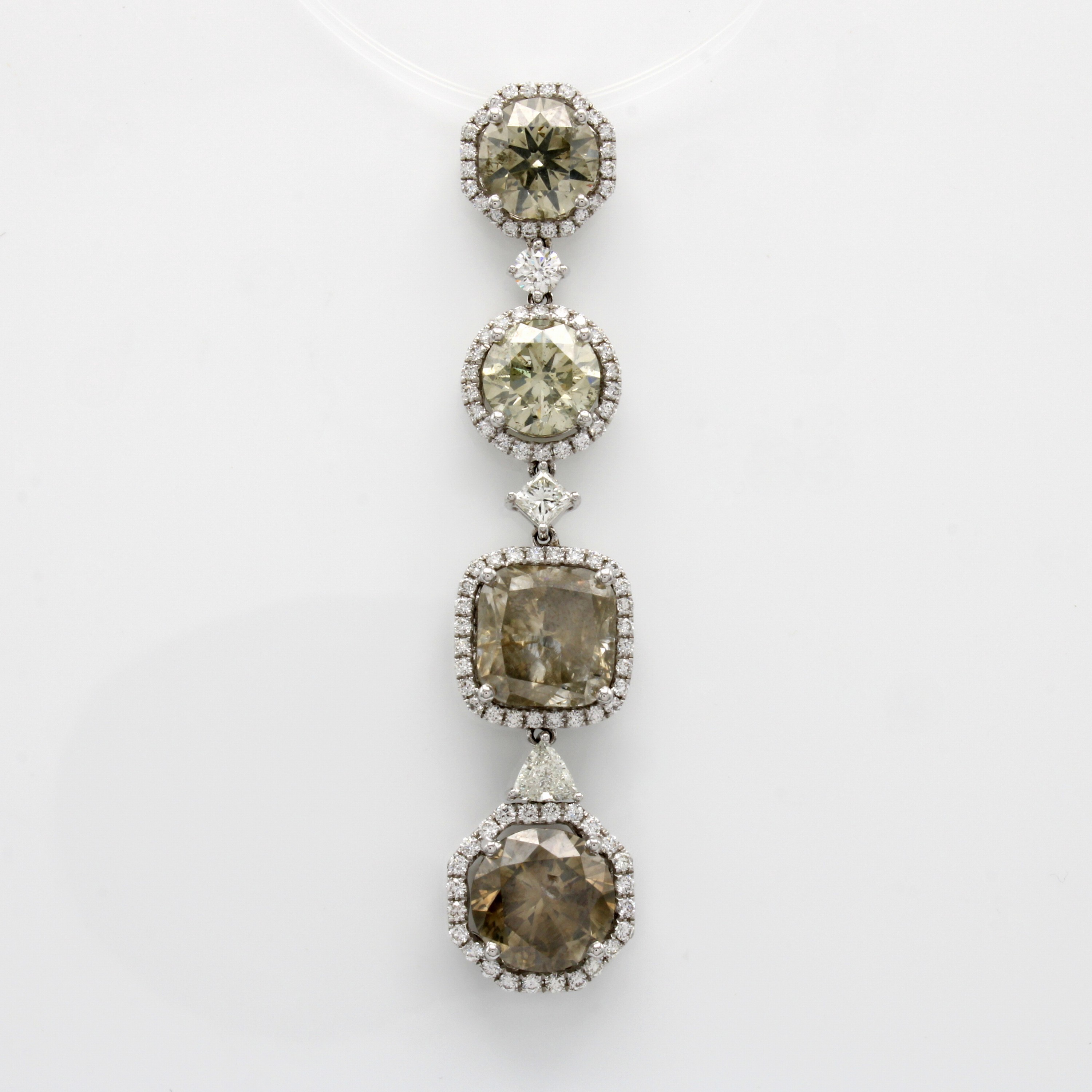 Image 27060416 - Anhänger mit Diamanten und Brillanten, WG 750/000, 4 Diam. in versch. Schliffarten zus. ...