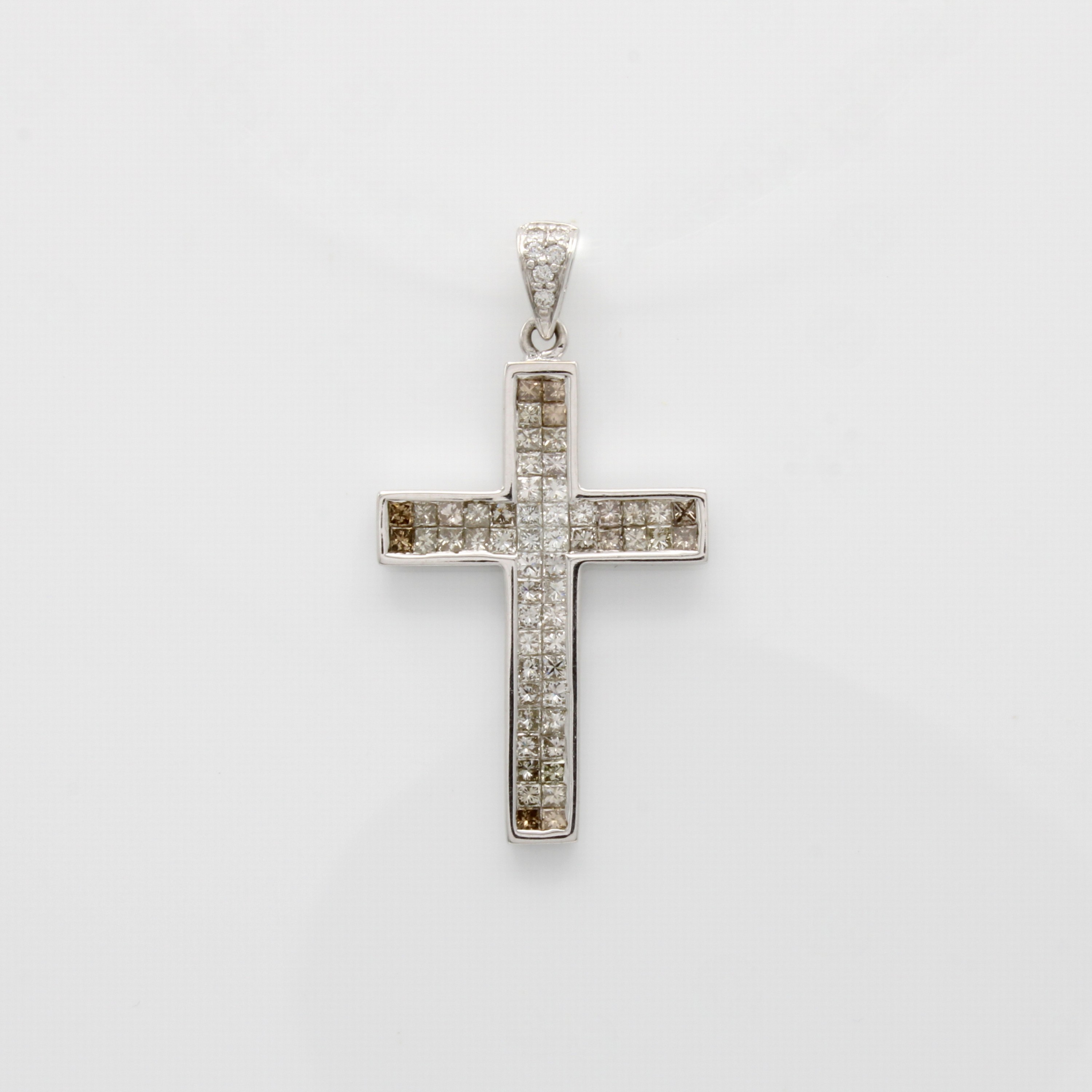 Image 27060426 - Kreuzanhänger mit Diamanten, WG 750/000, 62 Diam. im Princess-Cut zus. ca. 1.00 ct ...