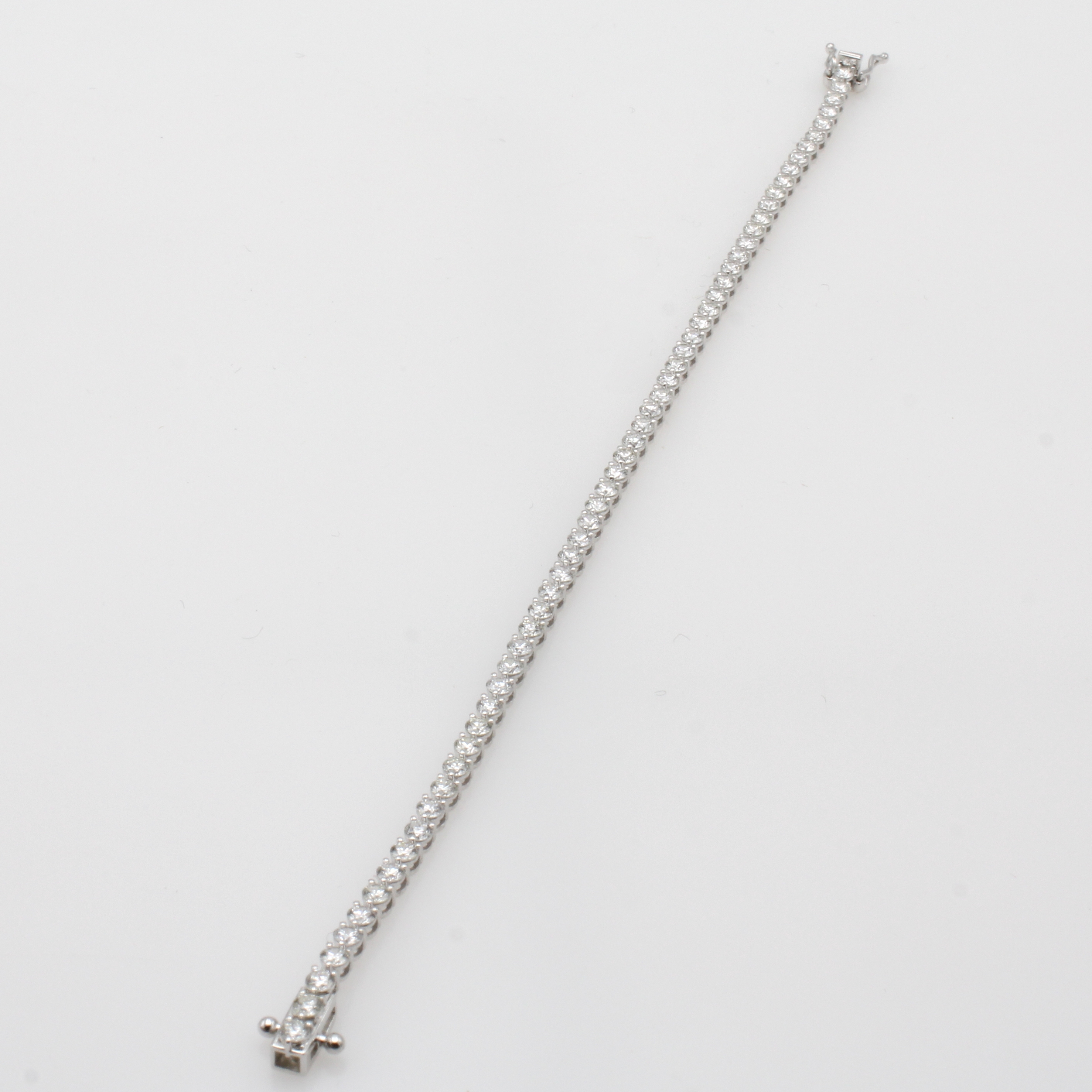 Image 27060492 - Armband mit Brillanten, GG 750/000, 59 Brill. in Krappenfassungen zus. ca. 3.13 ct ...