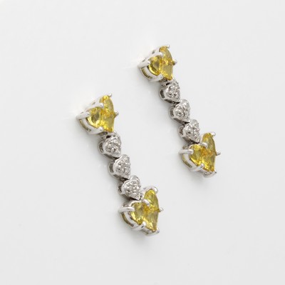 27060431a - Paar Ohrstecker mit Saphiren und Brillanten, WG 750/000, 12 fac., gelbe Saphire zus. ca. ...