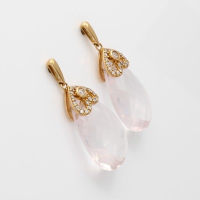 27060447a - Paar Ohrstecker mit Rosenquarzabhängungen und Brillanten, RG 750/000, 2 fac. ...