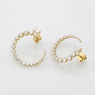 27060477a - Paar Ohrstecker mit Brillanten und Diamanten, GG 750/000, runde Form im Verlauf gearb., ...