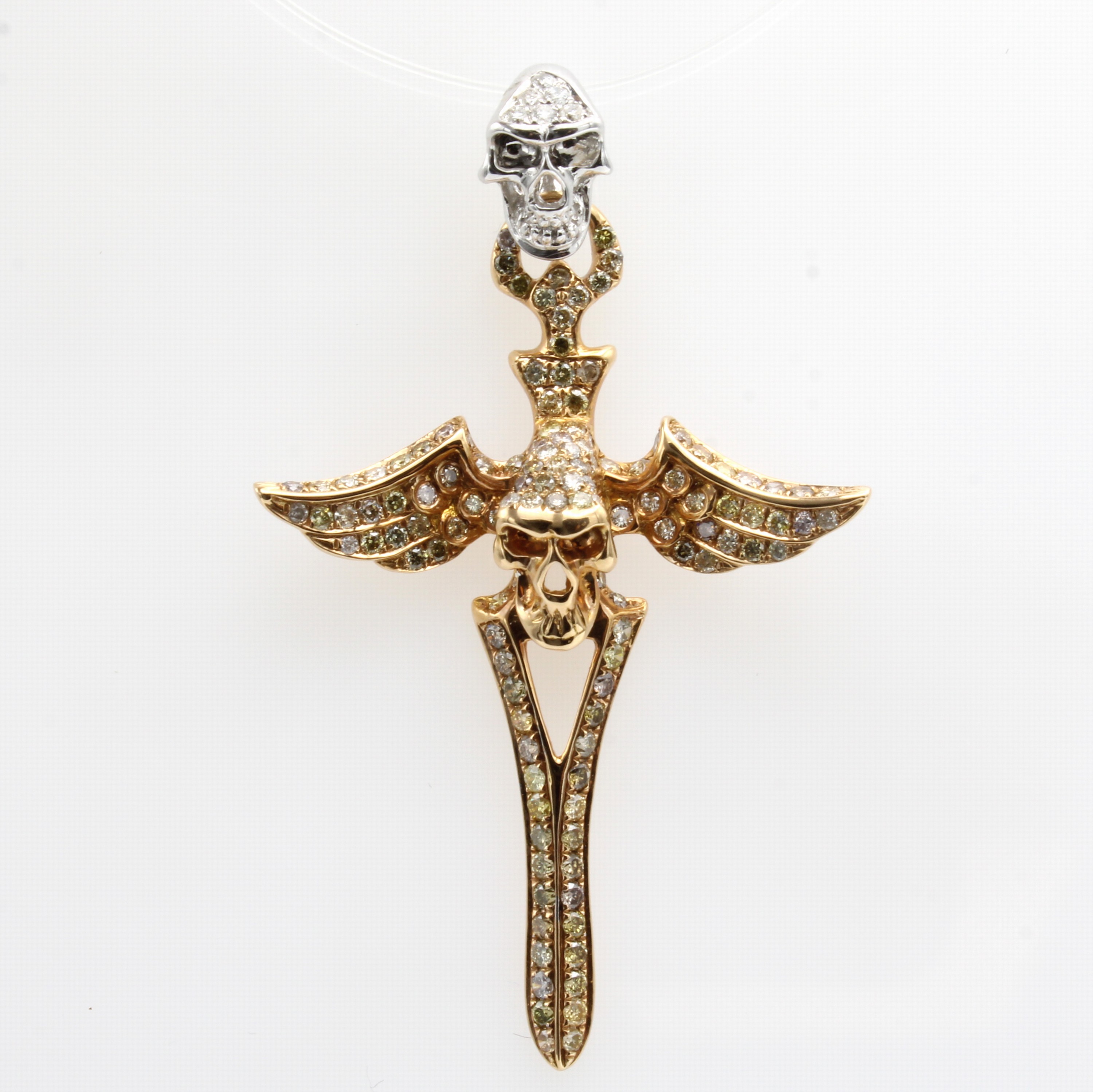 Image 27060500 - Anhänger mit Brillanten, WG/RG 750/000, in Form eines Kreuzes mit Totenkopf- u. ...