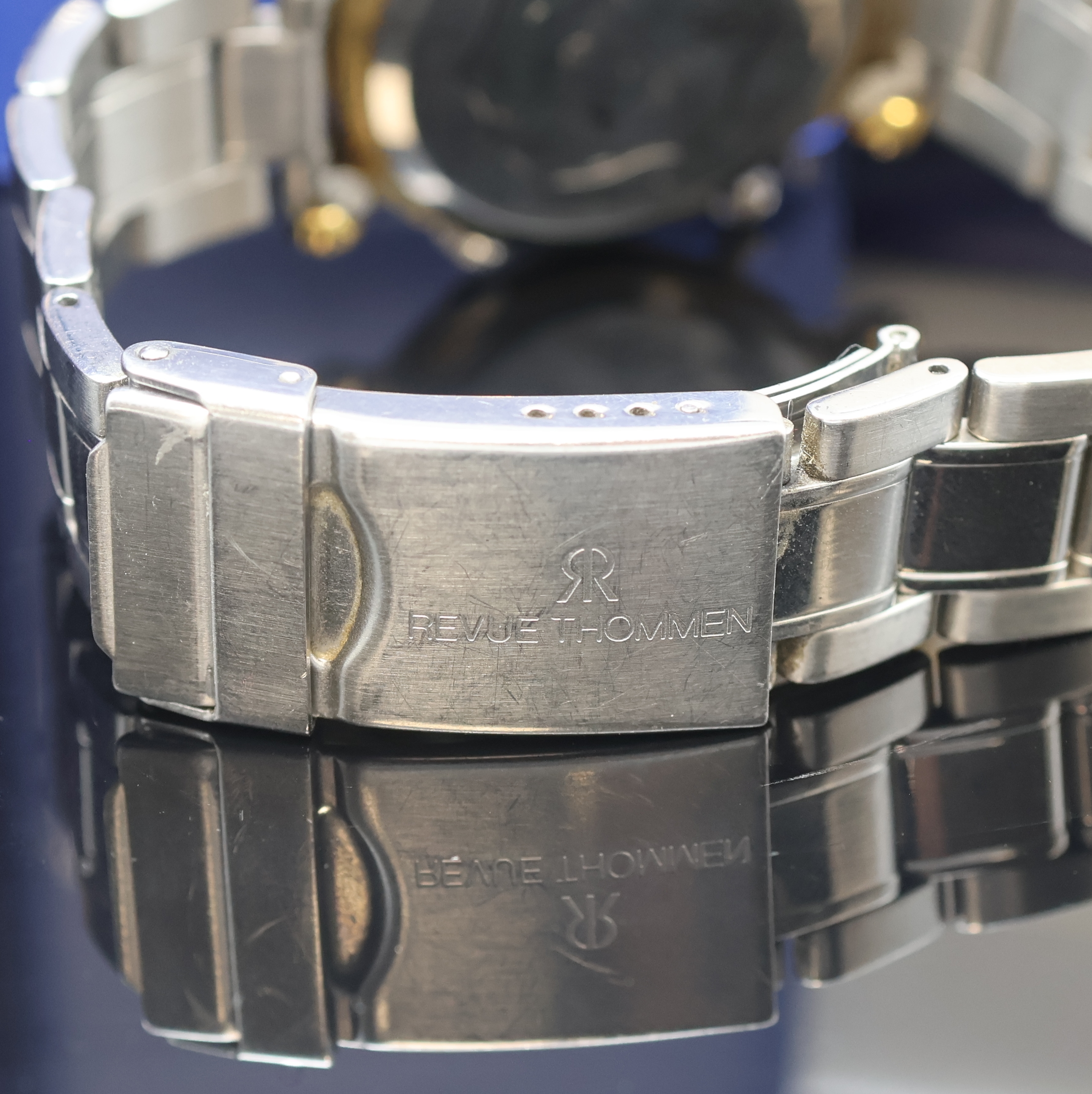 Detail c: REVUE THOMMEN Greenmark Armbanduhr mit Golf- Spielzähler, Schweiz um 1995, z. T. verg. Geh. inkl. orig. Gliederband m. Faltschl., Stahlboden und ...